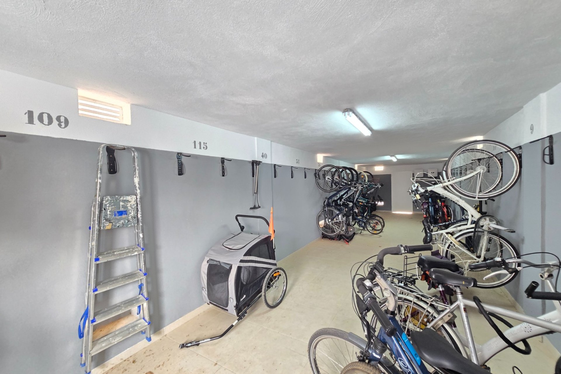 Gelijkvloers modern appartement met 2 slaapkamers en zwembad in Pilar de la Horadada