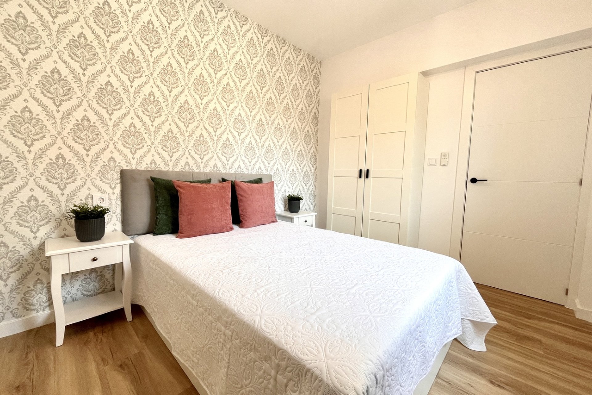 Gerenoveerde 3-slaapkamer townhouse Playa Flamenca met zwembad