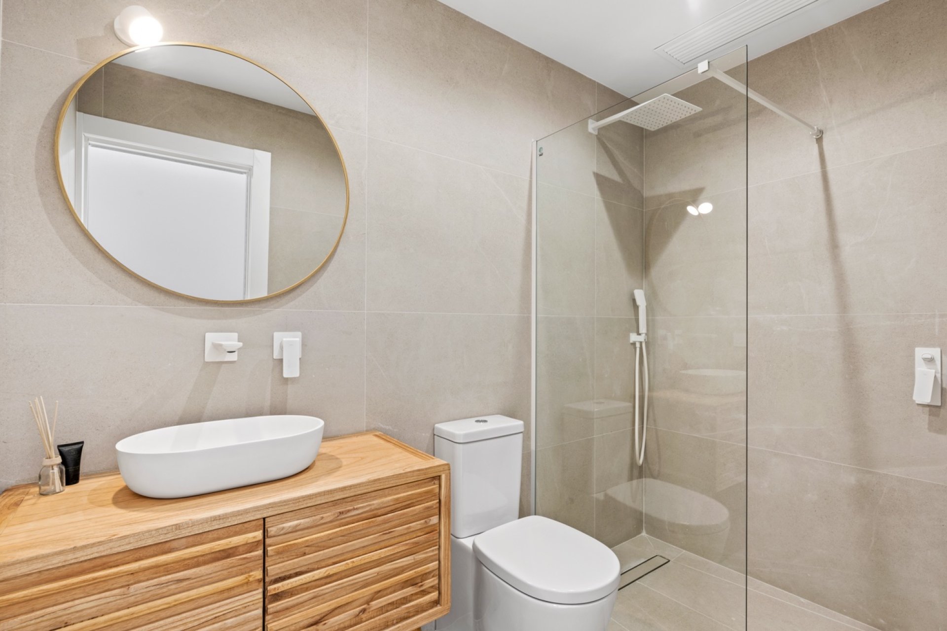 Gerenoveerde villa met privézwembad en tuin in Torrevieja, Costa Blanca