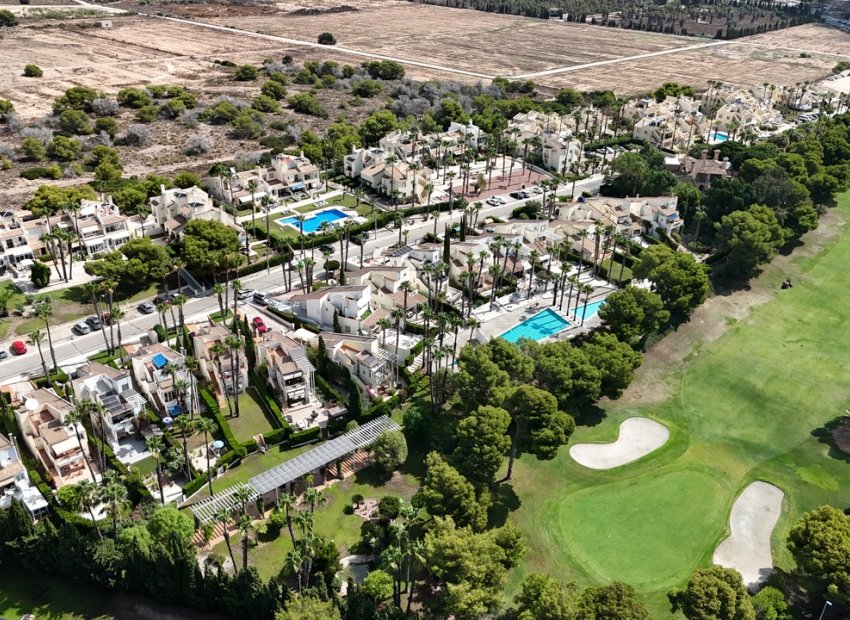 Golf course villa in Villamartín