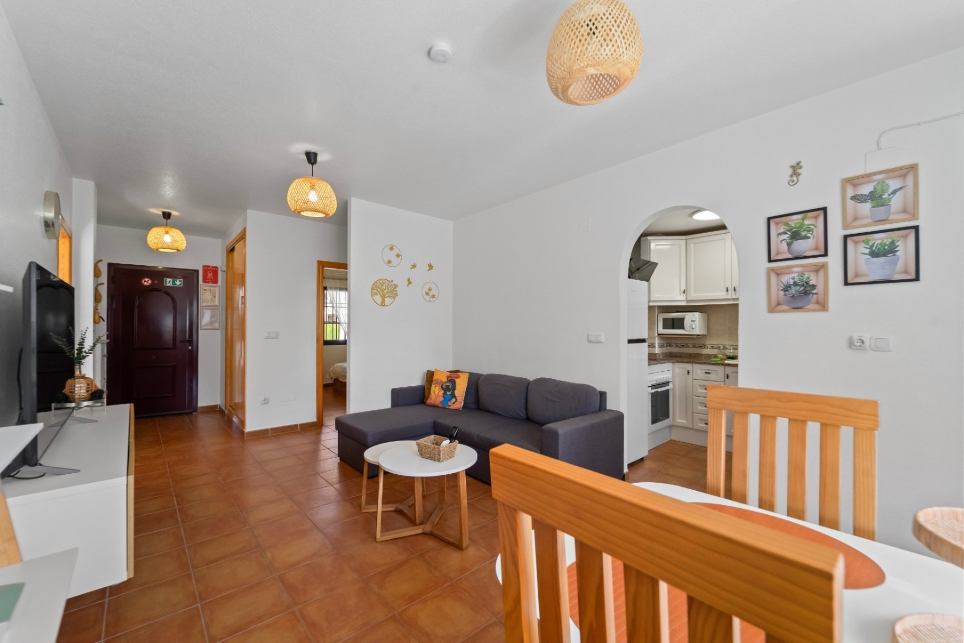 Ground-floor apartment in Torrevieja with pool and parking