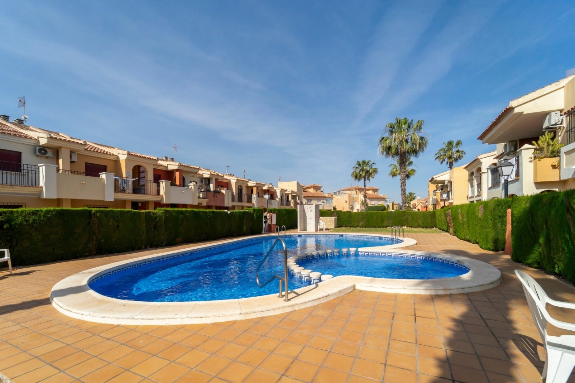 Ground-floor apartment in Torrevieja with pool and parking