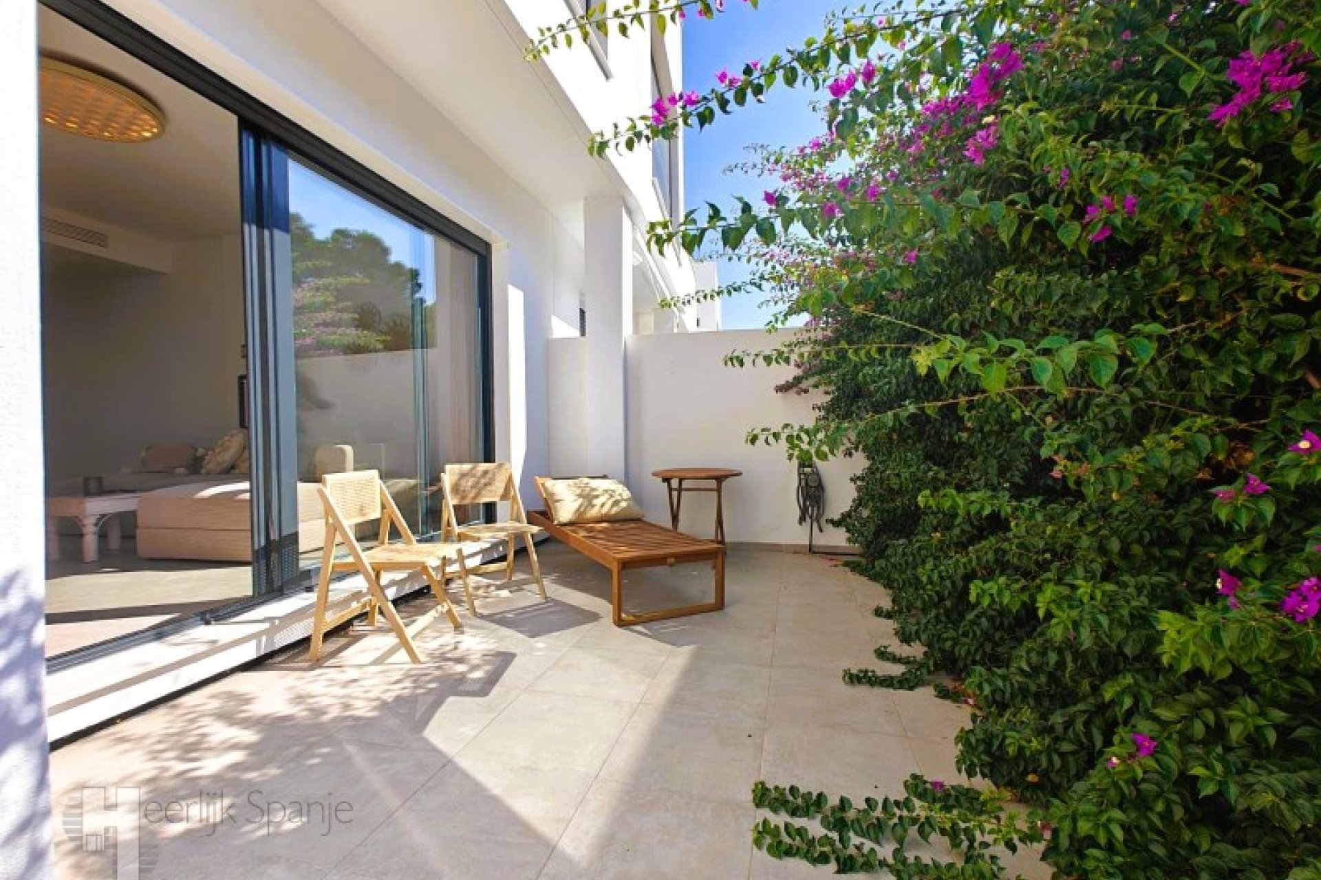 Ground-floor apartment near the beach in Santiago de la Ribera, fully furnished