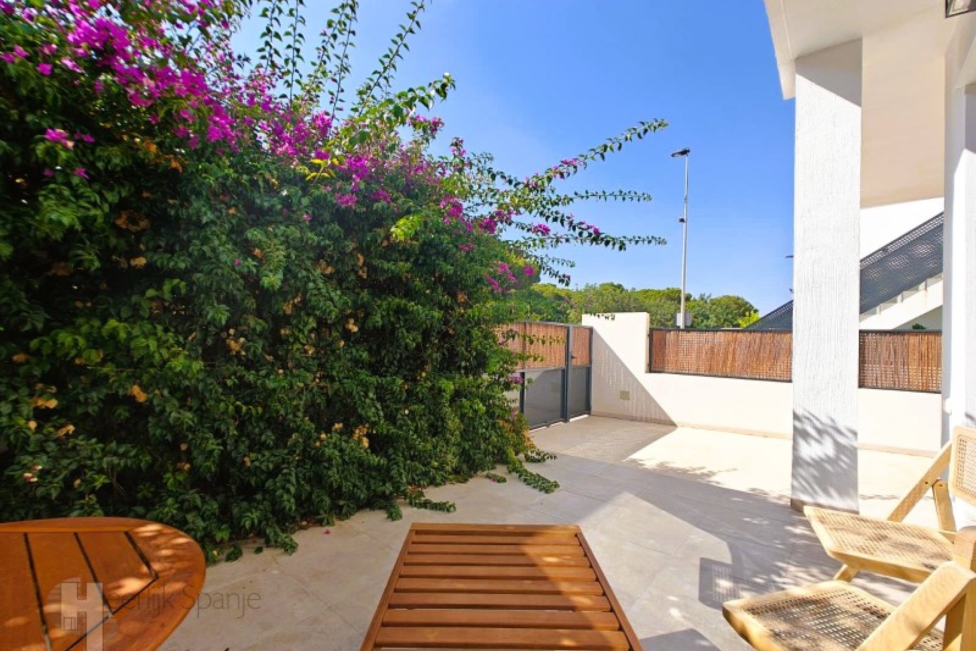 Ground-floor apartment near the beach in Santiago de la Ribera, fully furnished