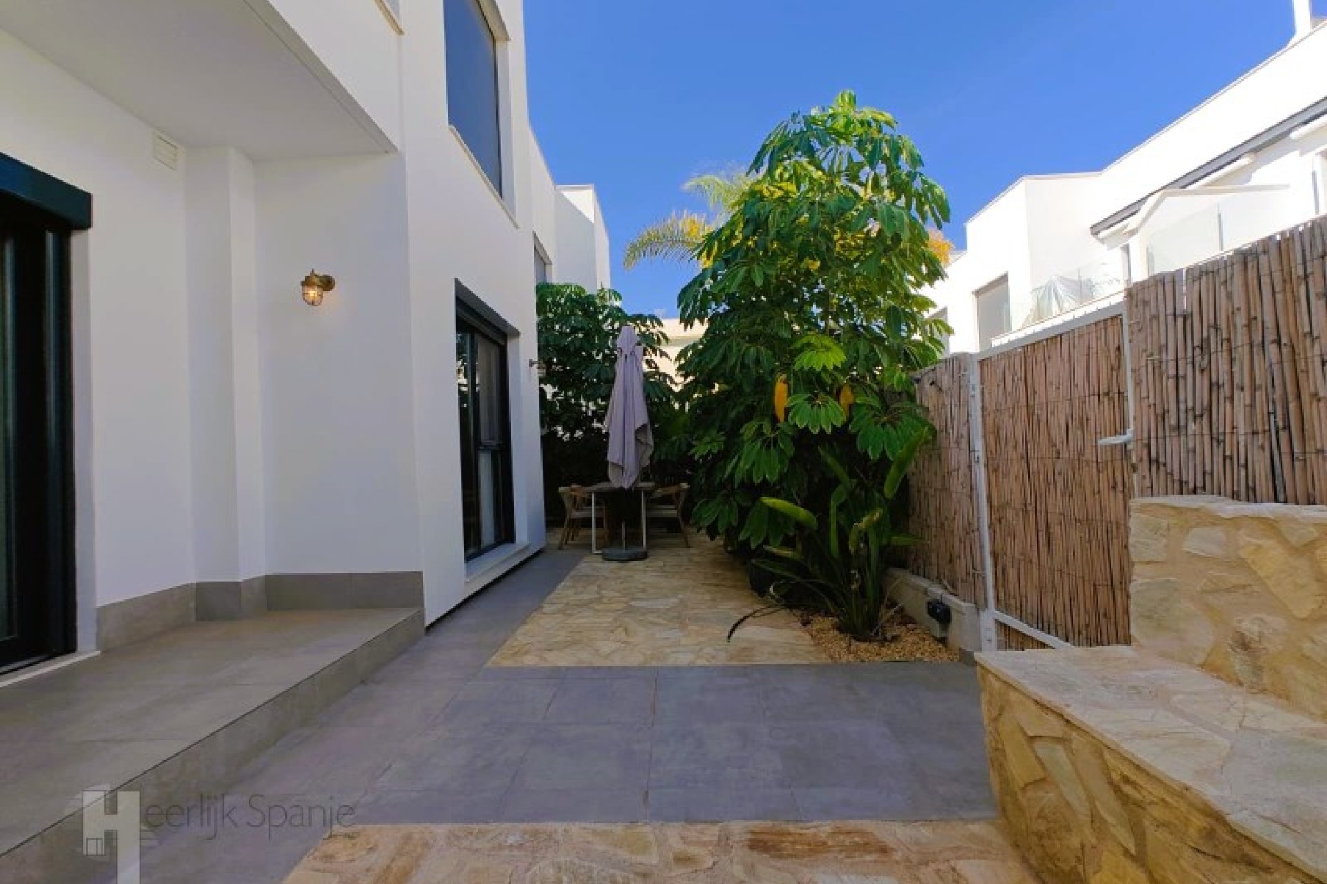 Ground-floor apartment near the beach in Santiago de la Ribera, fully furnished