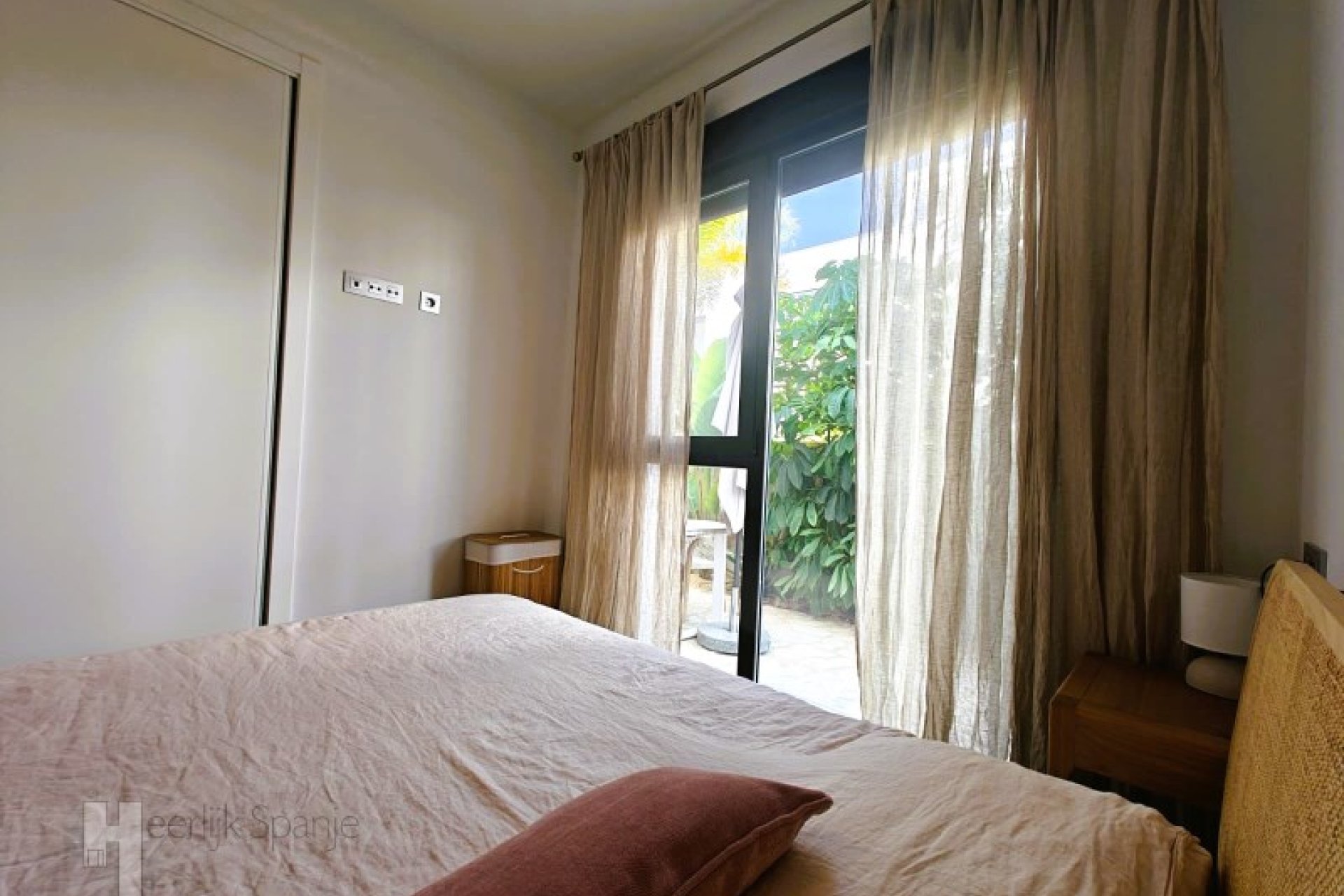 Ground-floor apartment near the beach in Santiago de la Ribera, fully furnished