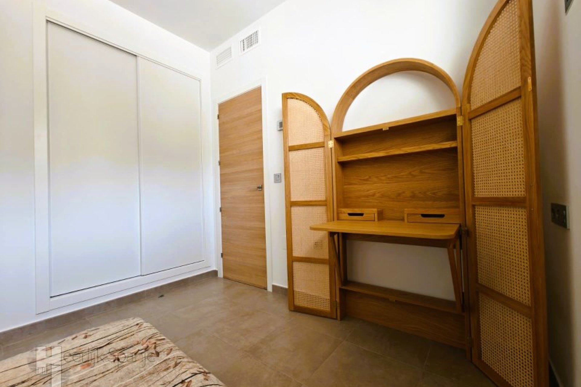 Ground-floor apartment near the beach in Santiago de la Ribera, fully furnished