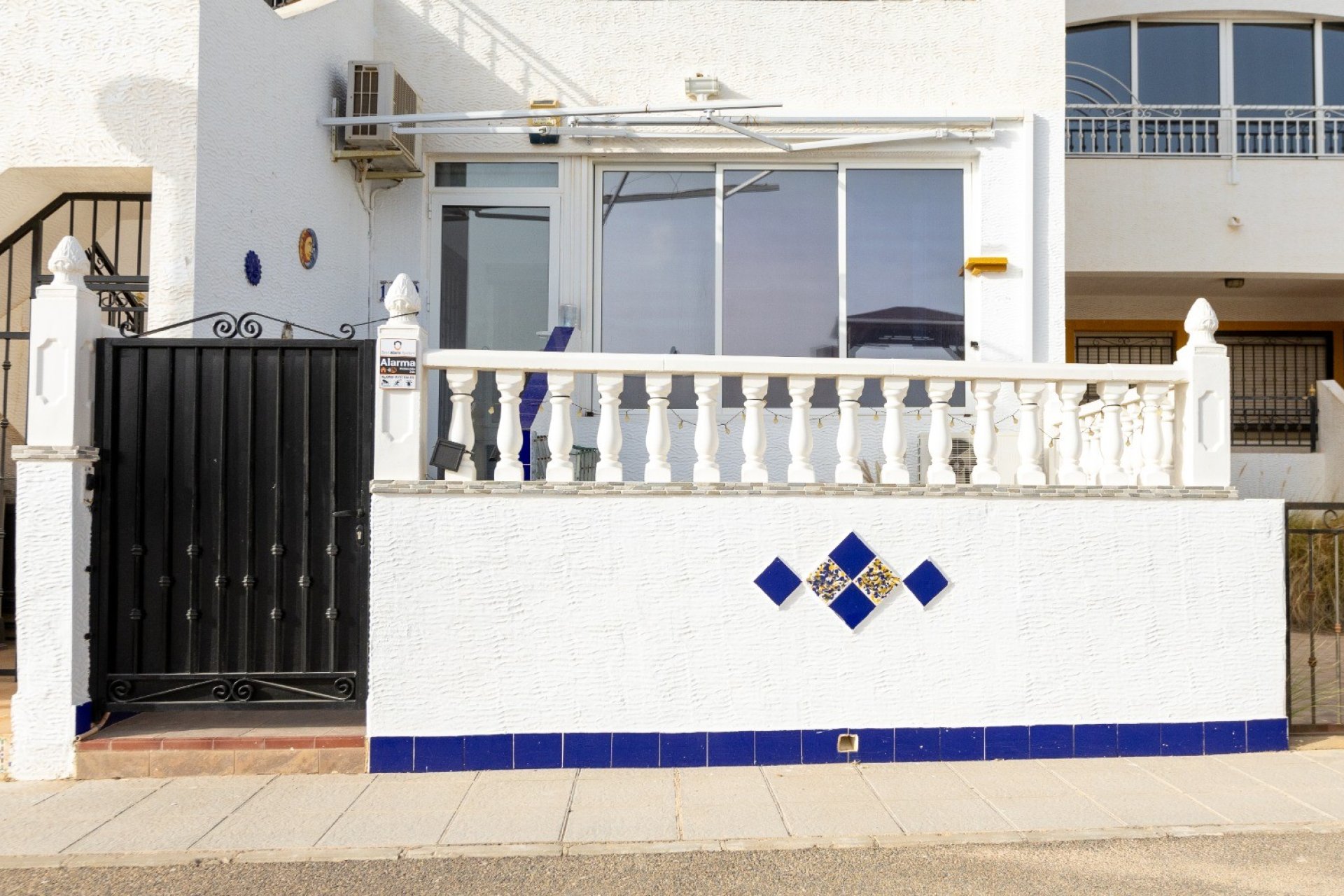 Ground floor apartment with 2 bedrooms and swimming pool near Vistabella Golf