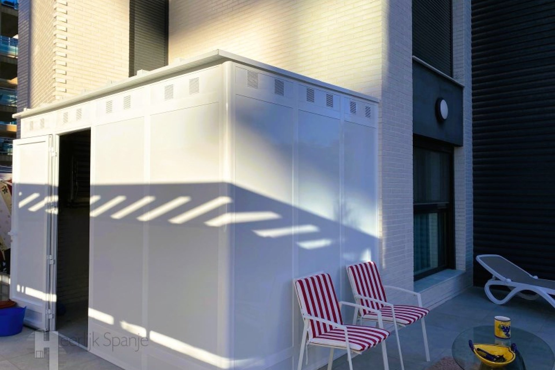 Ground-floor apartment with a 290-square-meter terrace near the beach in Guardamar del Segura