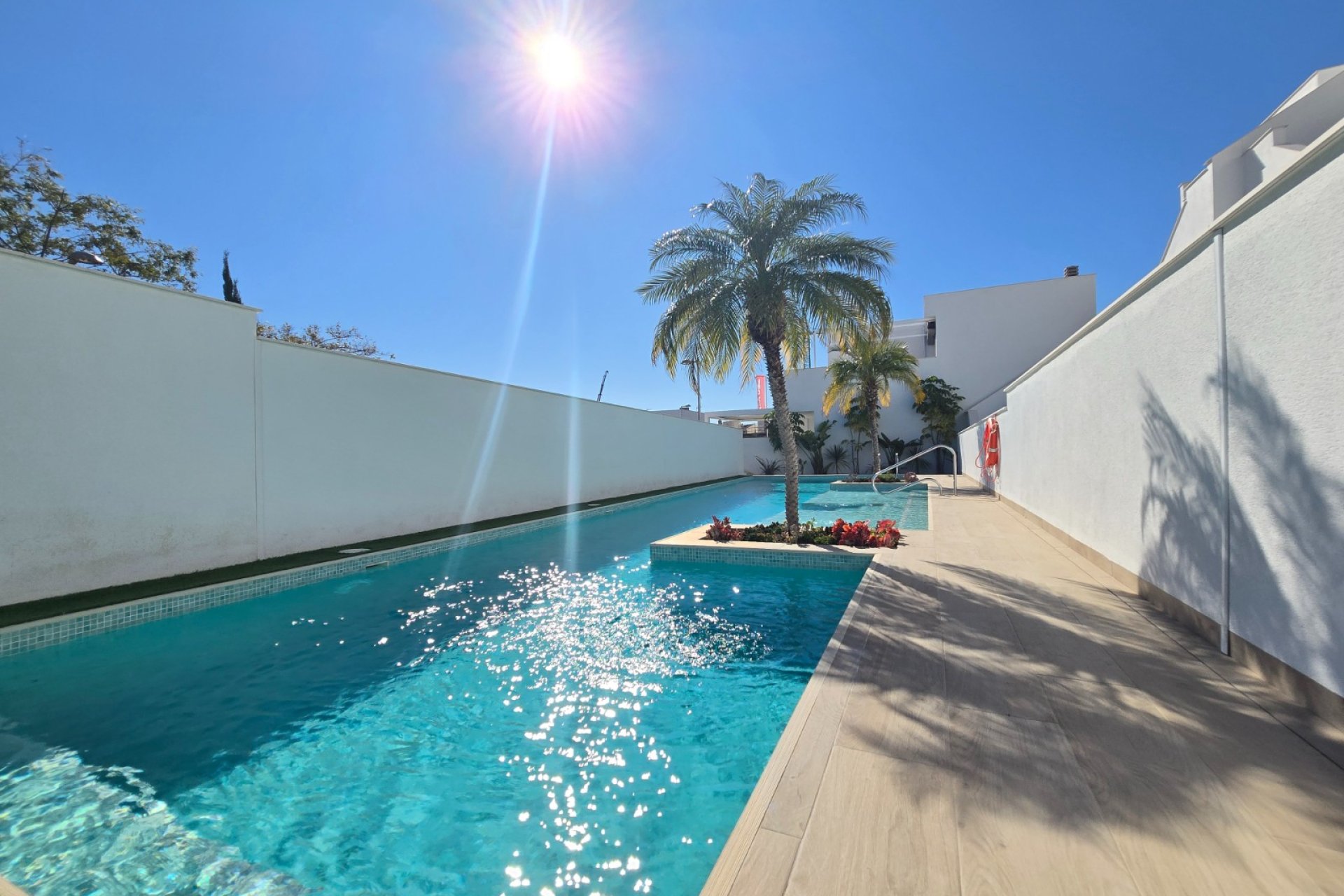 Ground-floor modern 2-bedroom apartment with a pool in Pilar de la Horadada