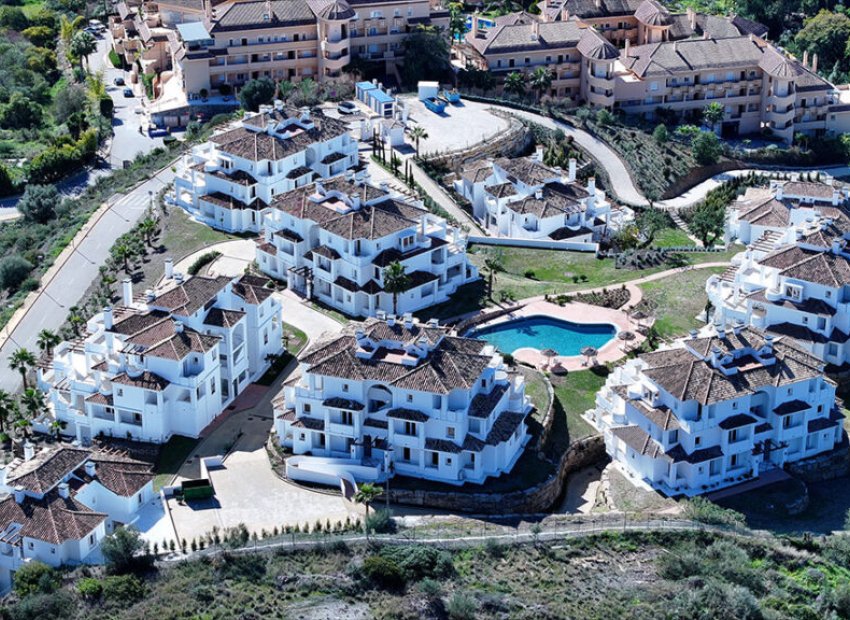 ground-floor - Obra nueva -
            Marbella - HS-98517