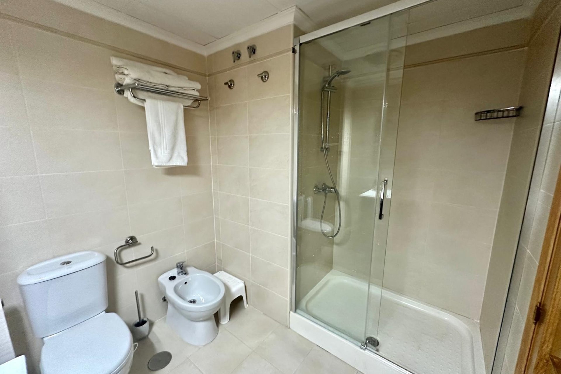 ﻿Amplio apartamento de 2 dormitorios con gran terraza y piscina en Mutxamel, Costa Blanca