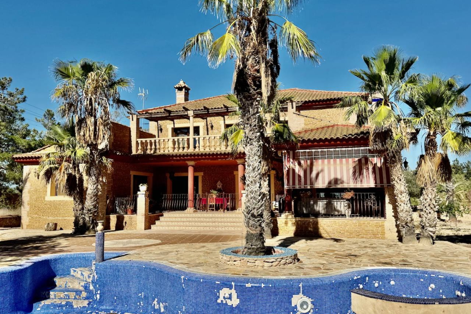 ﻿Exclusive 4-bedroom finca with a private pool and large garden in Los Montesinos
