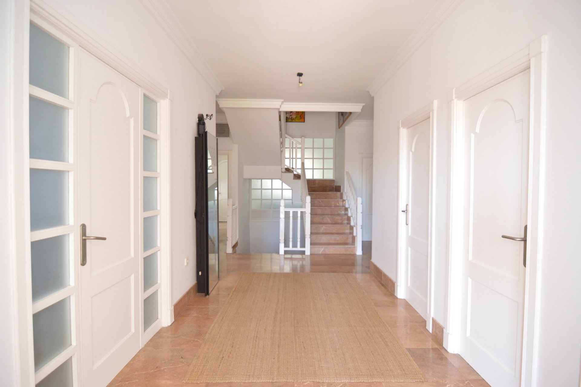 ﻿Luxuriously renovated villa with a pool and double garage in Torrevieja, 4 bedrooms