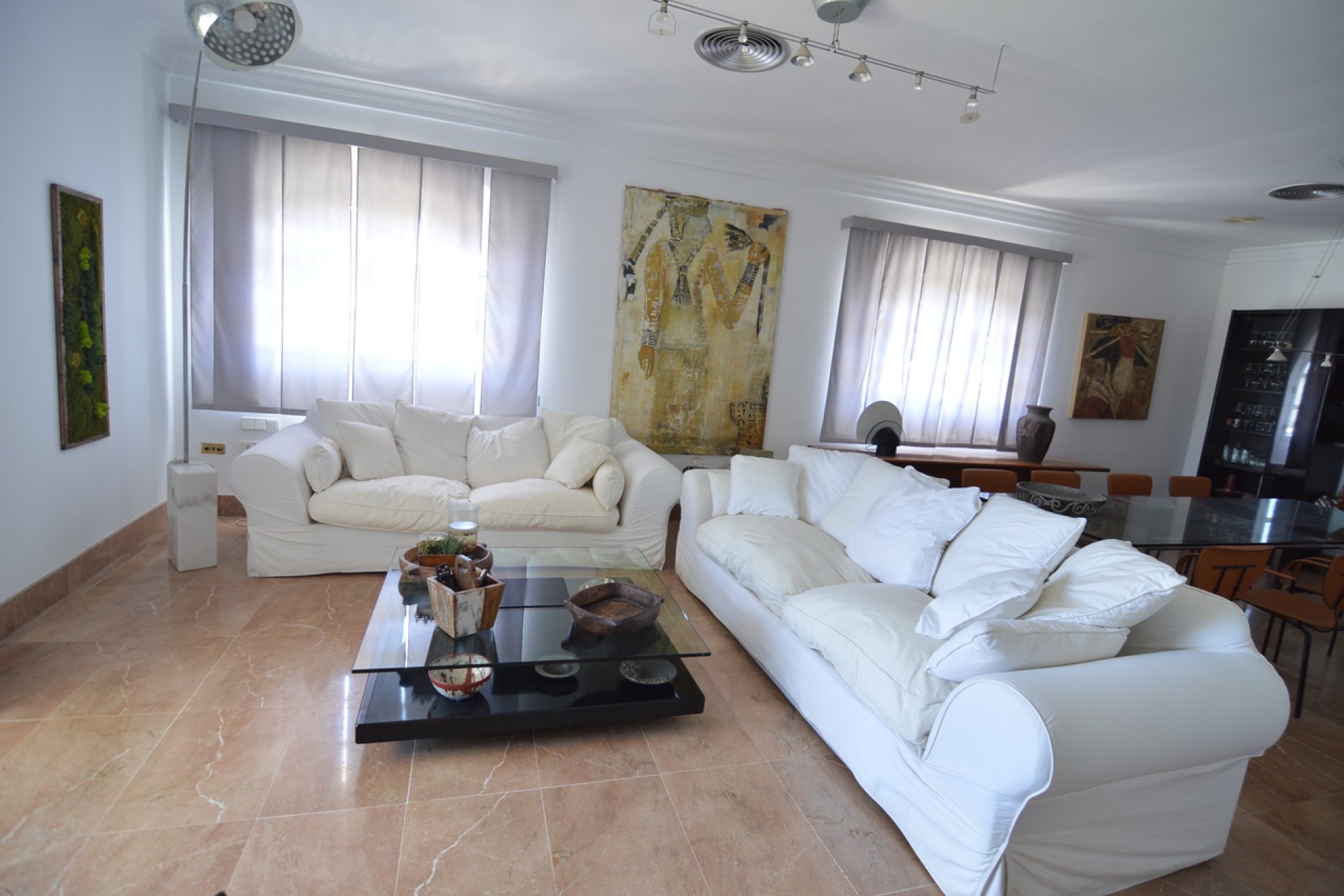 ﻿Luxuriously renovated villa with a pool and double garage in Torrevieja, 4 bedrooms