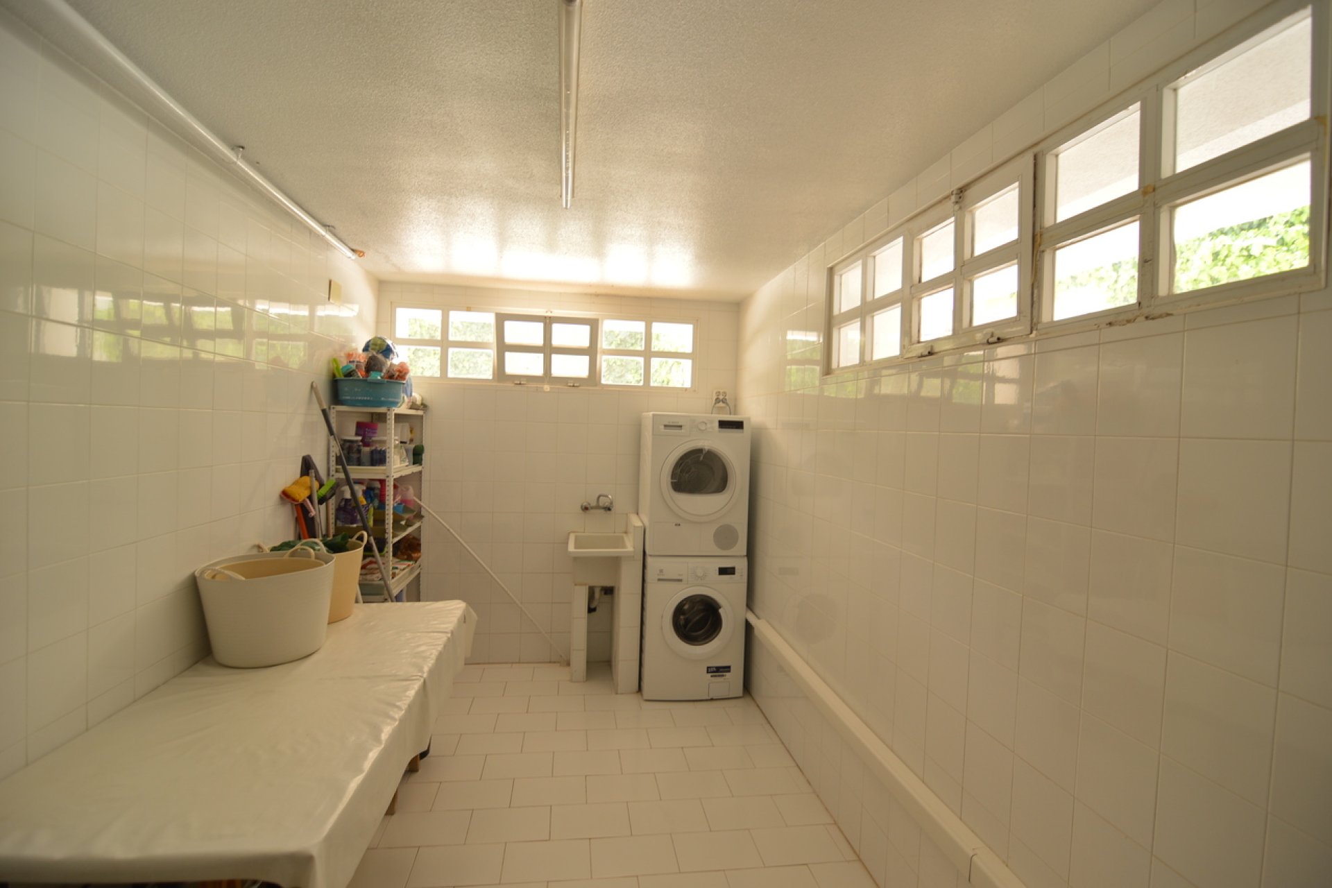 ﻿Luxuriously renovated villa with a pool and double garage in Torrevieja, 4 bedrooms