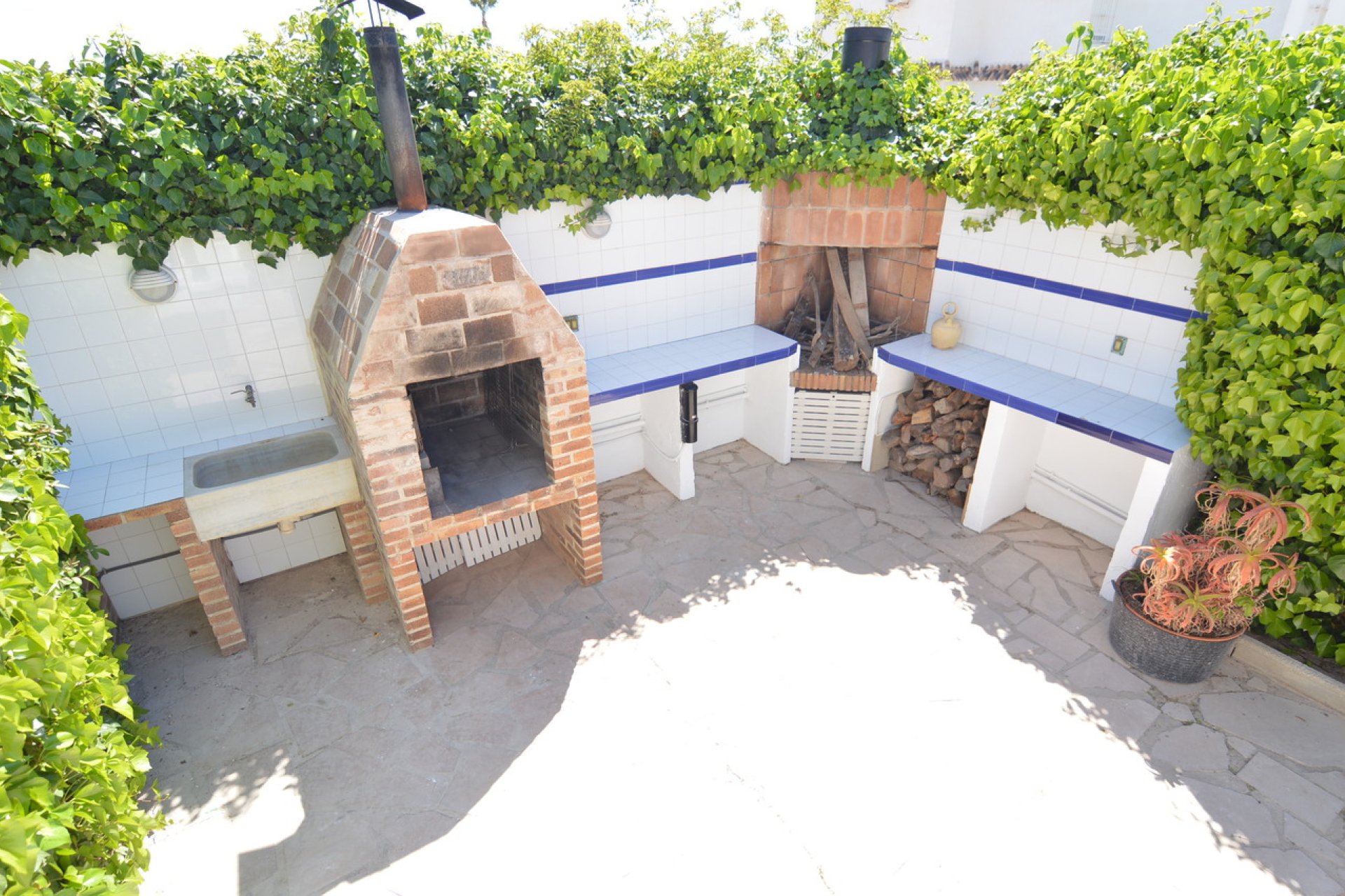 ﻿Luxuriously renovated villa with a pool and double garage in Torrevieja, 4 bedrooms