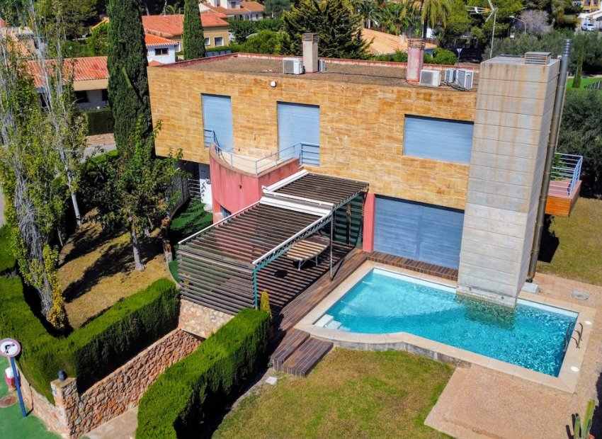 ﻿Luxury 4-bedroom villa with a private pool and ocean views in Dehesa de Campoamor