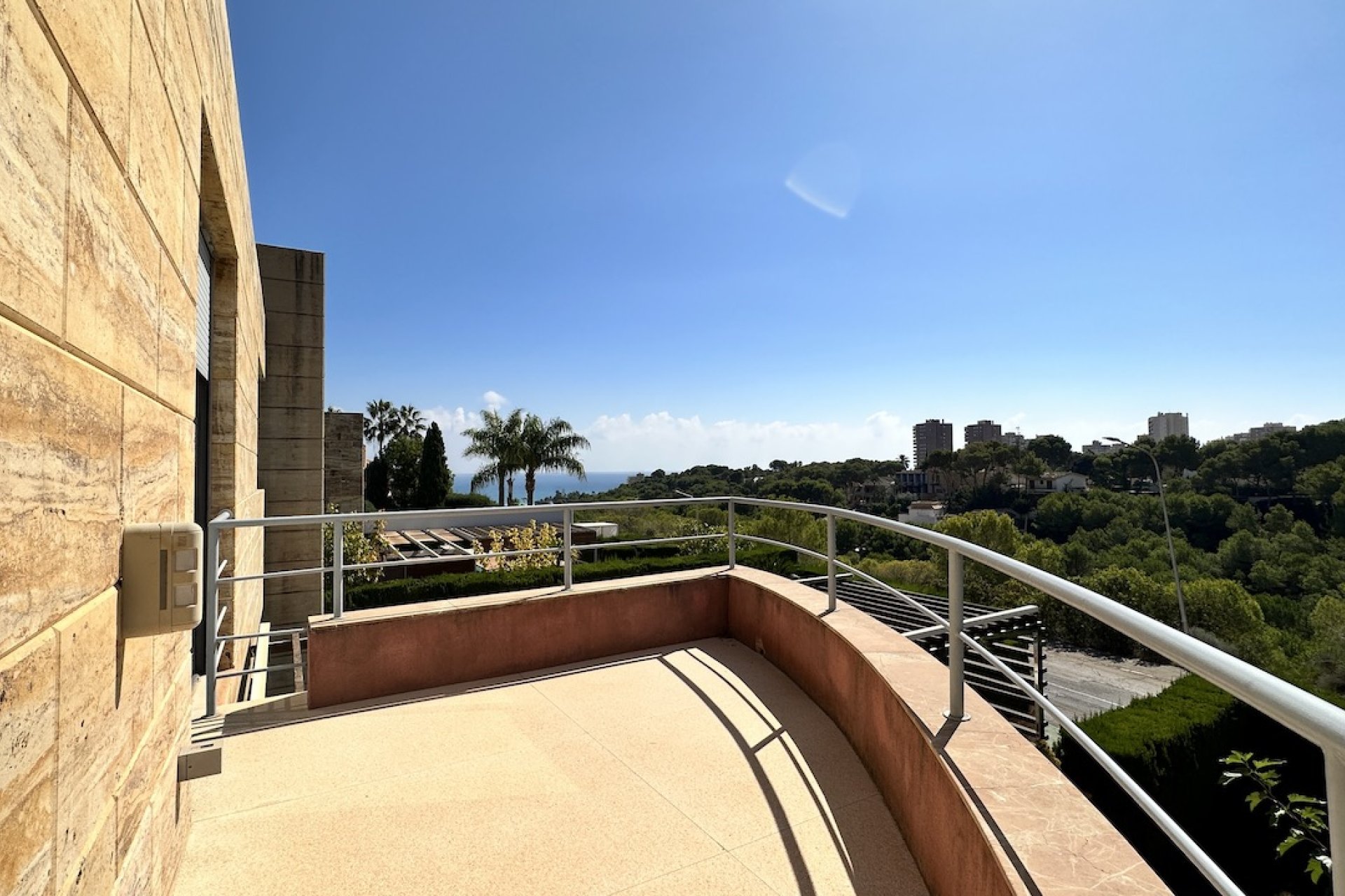 ﻿Luxury 4-bedroom villa with a private pool and ocean views in Dehesa de Campoamor