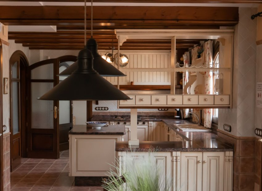 ﻿Luxury 5-bedroom villa in Ciudad Quesada with a private pool and large lot