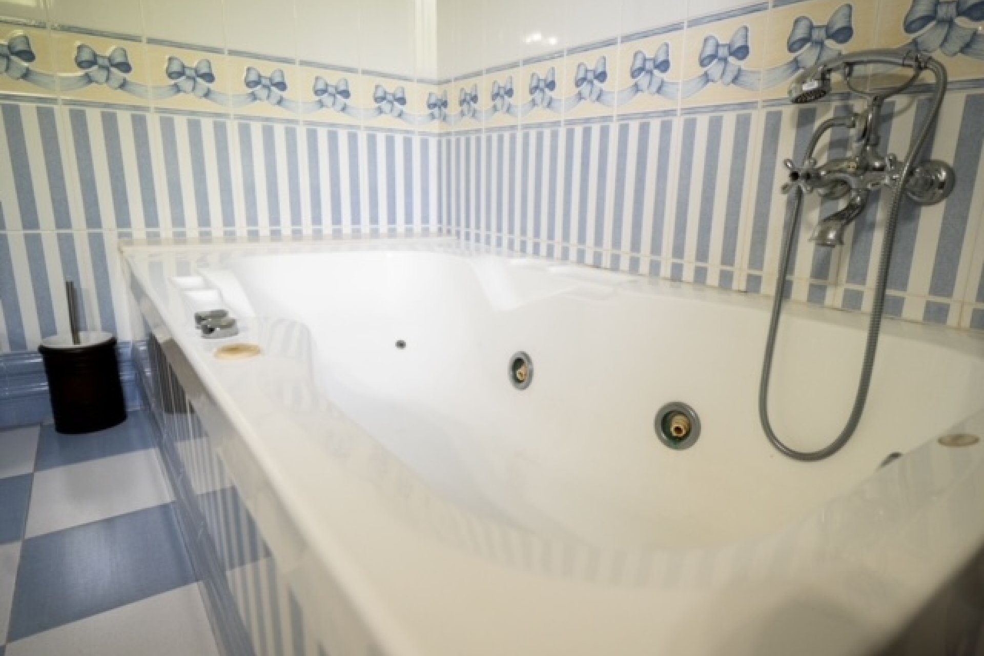 ﻿Luxury 5-bedroom villa in Ciudad Quesada with a private pool and large lot