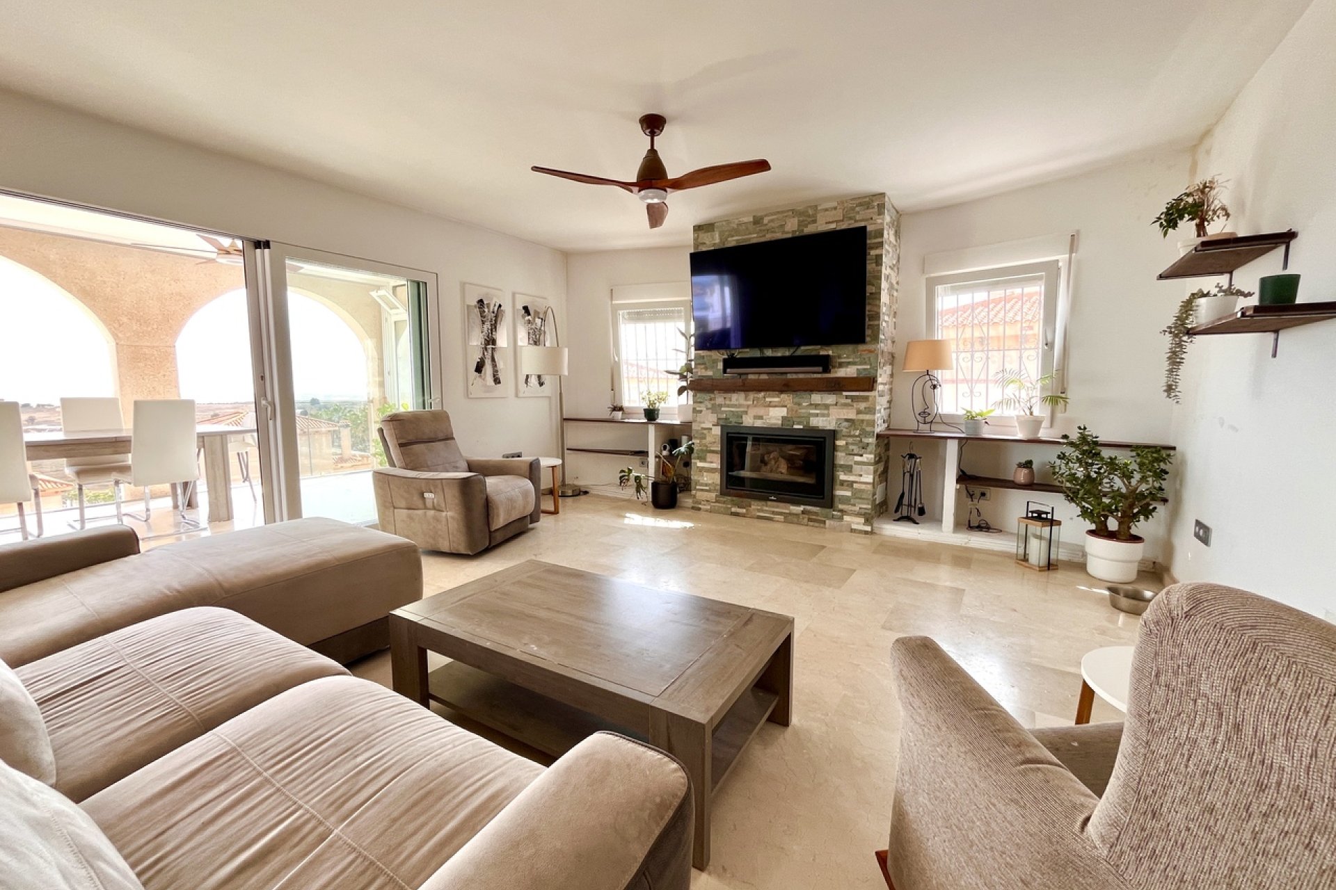 ﻿Luxury villa with panoramic views and a large lot in San Miguel de Salinas