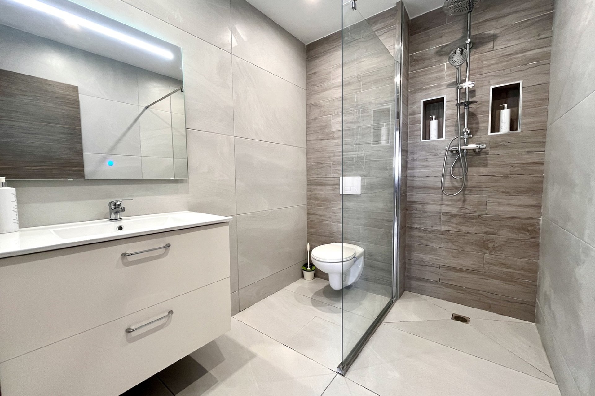 ﻿Luxury villa with panoramic views and a large lot in San Miguel de Salinas