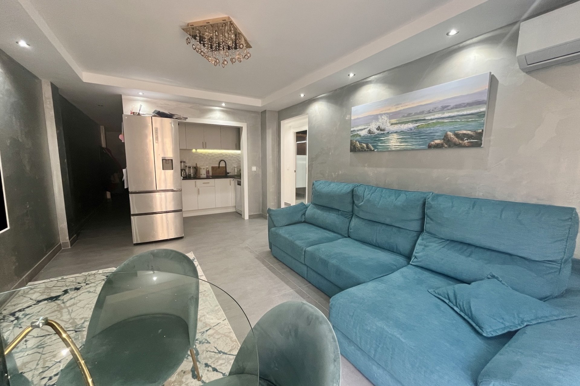 ﻿Modern 3-bedroom apartment with ocean views in a prime location in Torrevieja