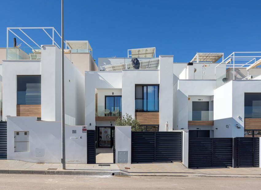 ﻿Modern, move-in-ready villa with a private pool and views in Benijófar, Costa Blanca