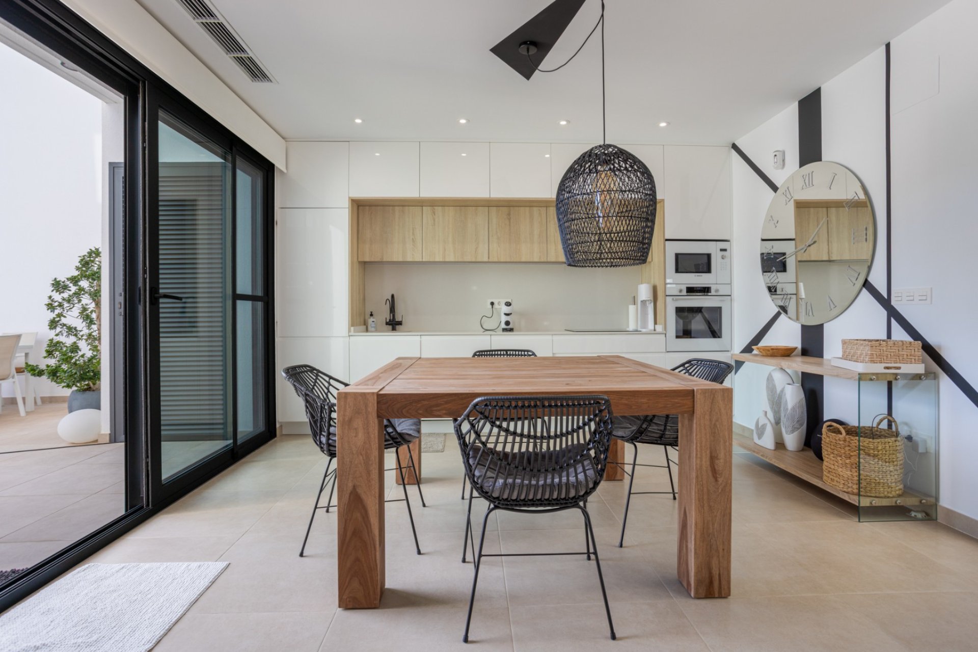 ﻿Modern, move-in-ready villa with a private pool and views in Benijófar, Costa Blanca