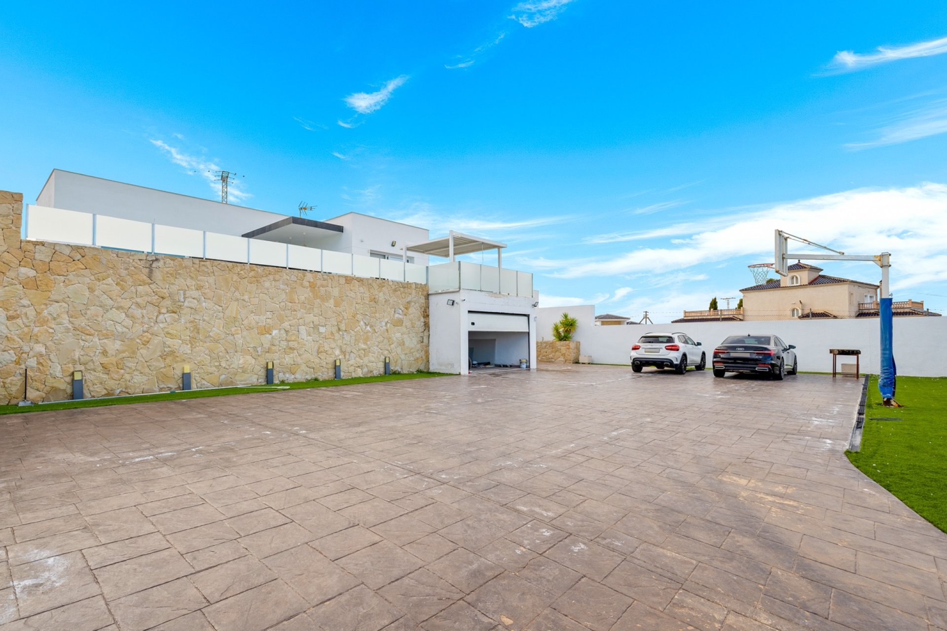 ﻿Modern villa with private pool, views, and luxury finishes in Algorfa, Alicante