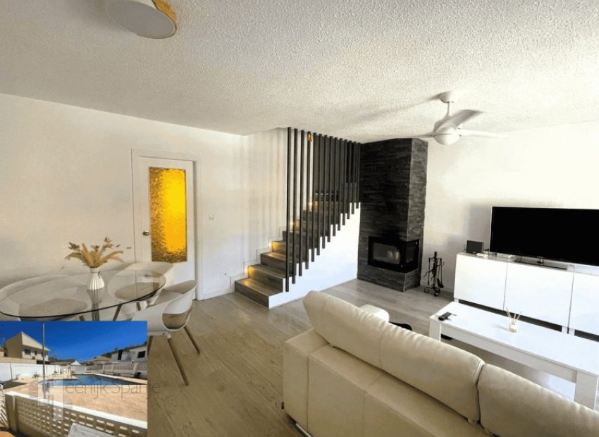 ﻿Move-in-ready townhouse with ocean views, 4 bedrooms, and rental potential in Calabardina