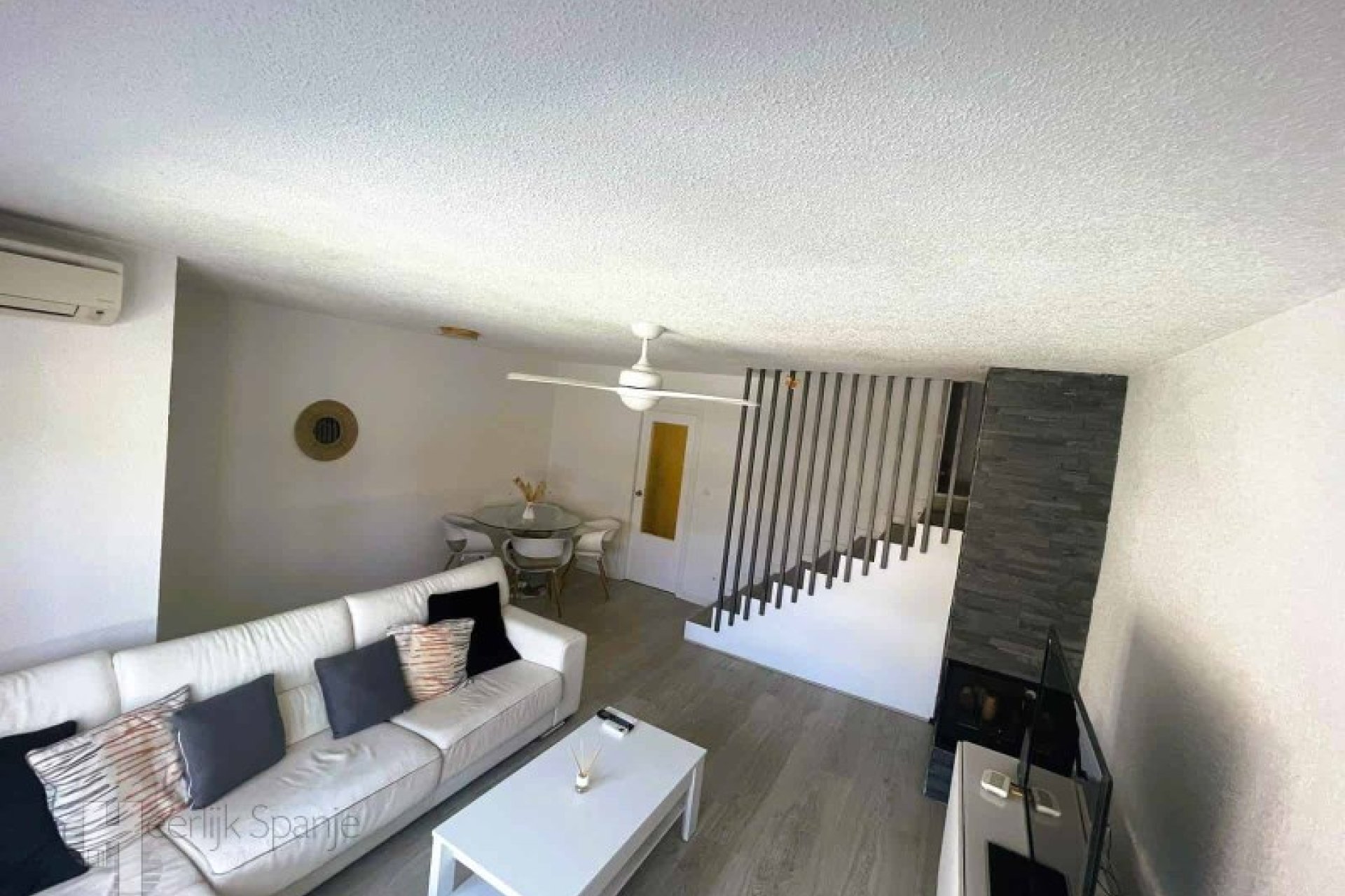 ﻿Move-in-ready townhouse with ocean views, 4 bedrooms, and rental potential in Calabardina