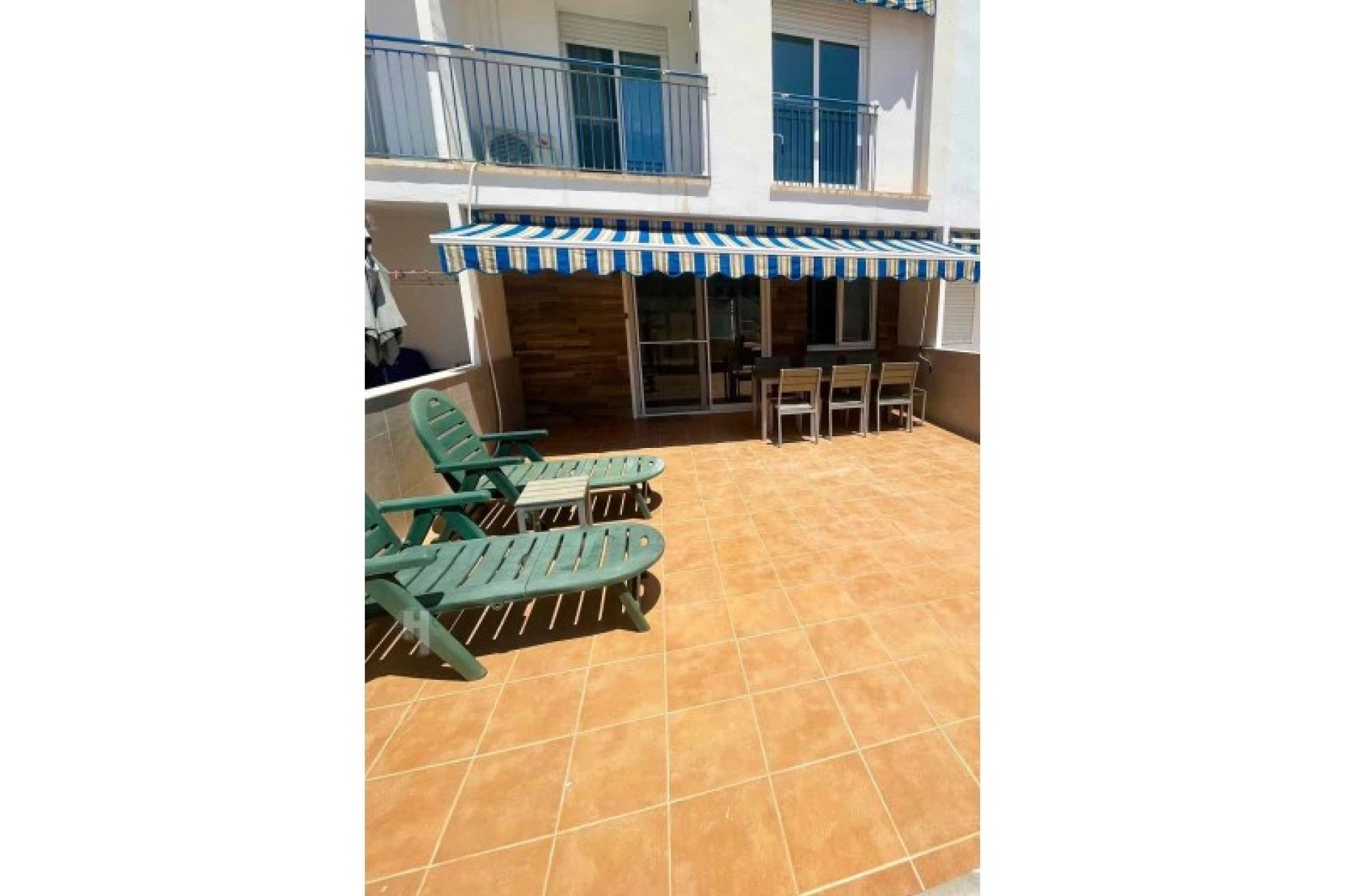 ﻿Move-in-ready townhouse with ocean views, 4 bedrooms, and rental potential in Calabardina