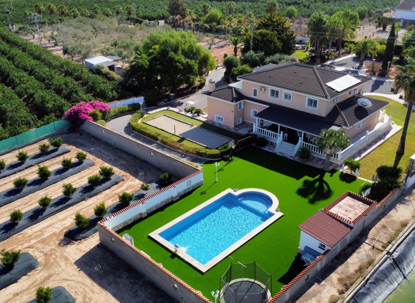 ﻿Unique 5-bedroom finca with a private pool and mountain views in San Miguel de Salinas