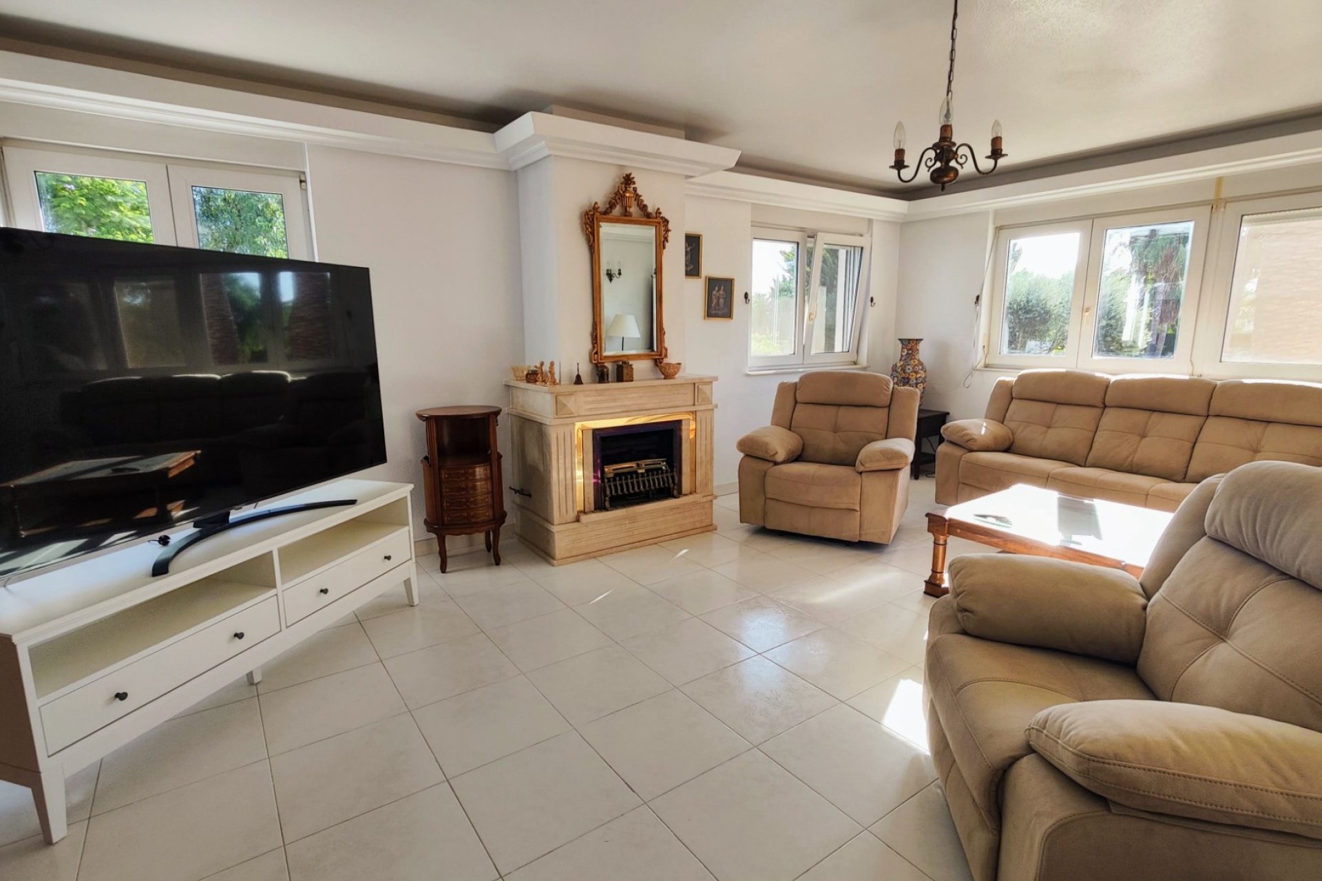 ﻿Unique 5-bedroom finca with a private pool and mountain views in San Miguel de Salinas