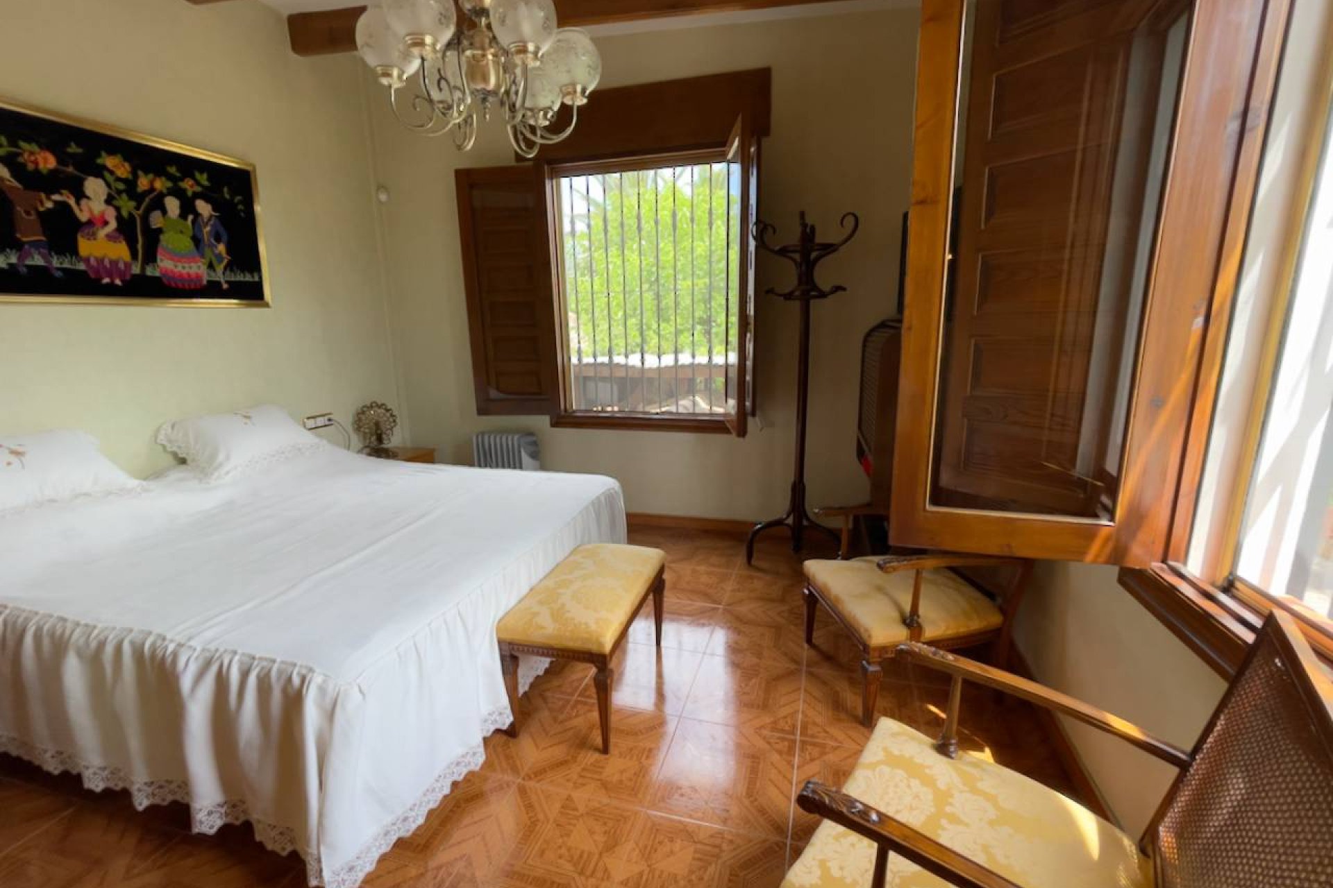 ﻿Unique finca for sale in Orihuela with 8 bedrooms, a private pool, and a large lot