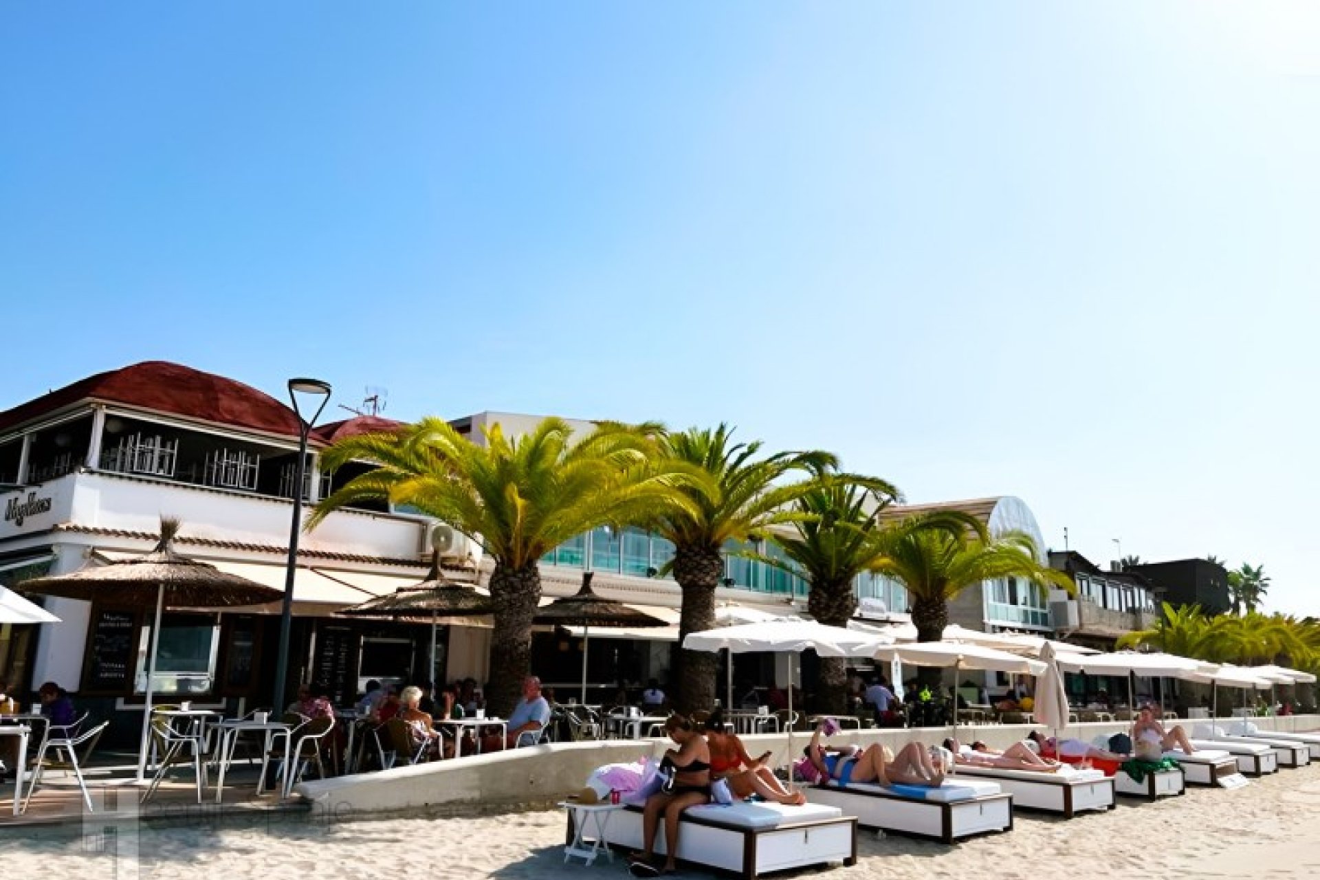 Instapklaar appartement met dakterras en 2 slaapkamers nabij strand Lo Pagán