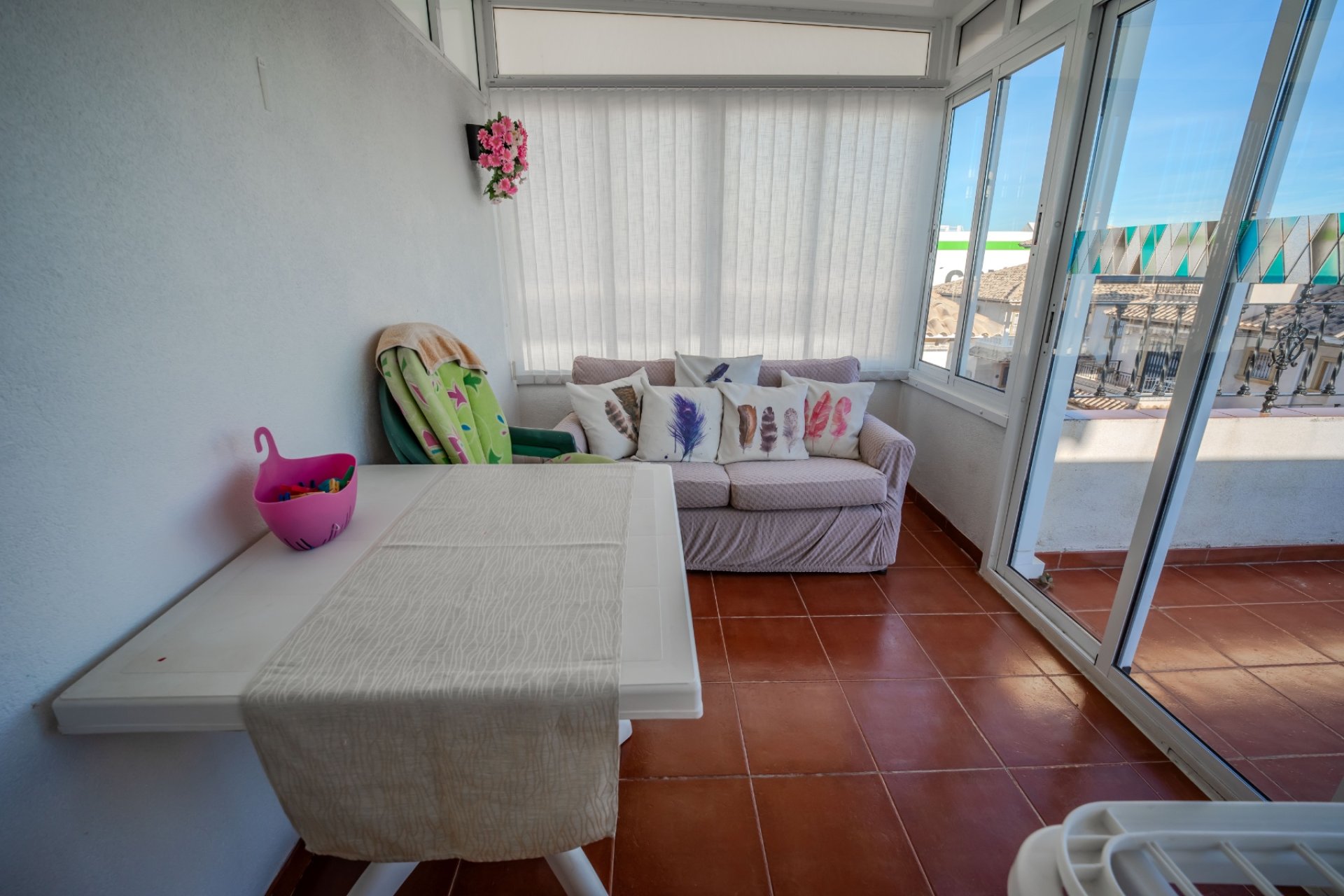 La Zenia: Instapklare villa met privézwembad, solarium en zeezicht, dichtbij strand