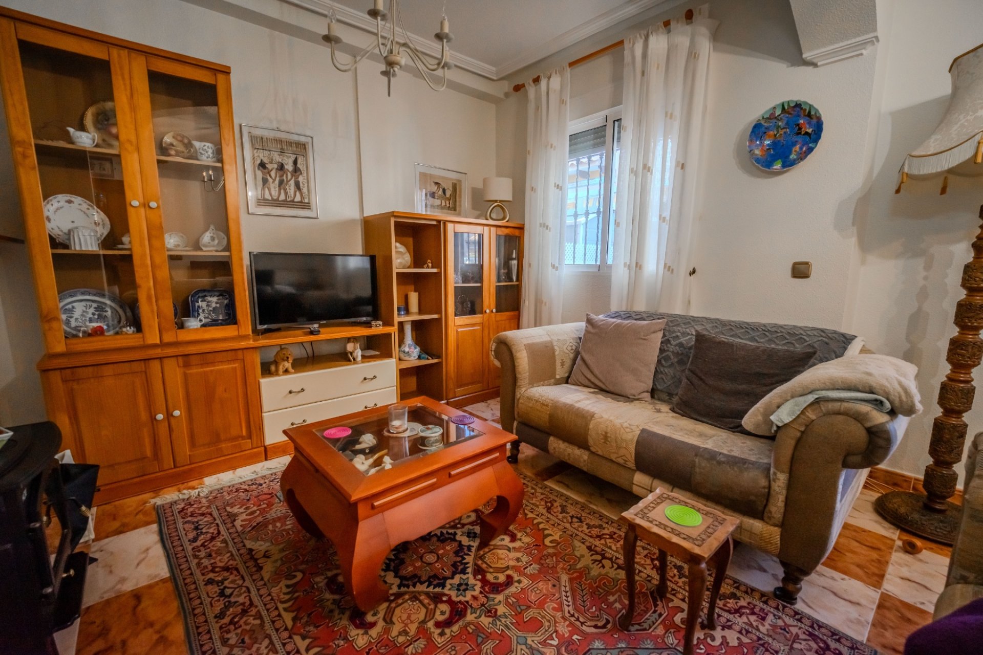 La Zenia: Move-in-ready villa with private pool, sun deck, and ocean views, close to the beach