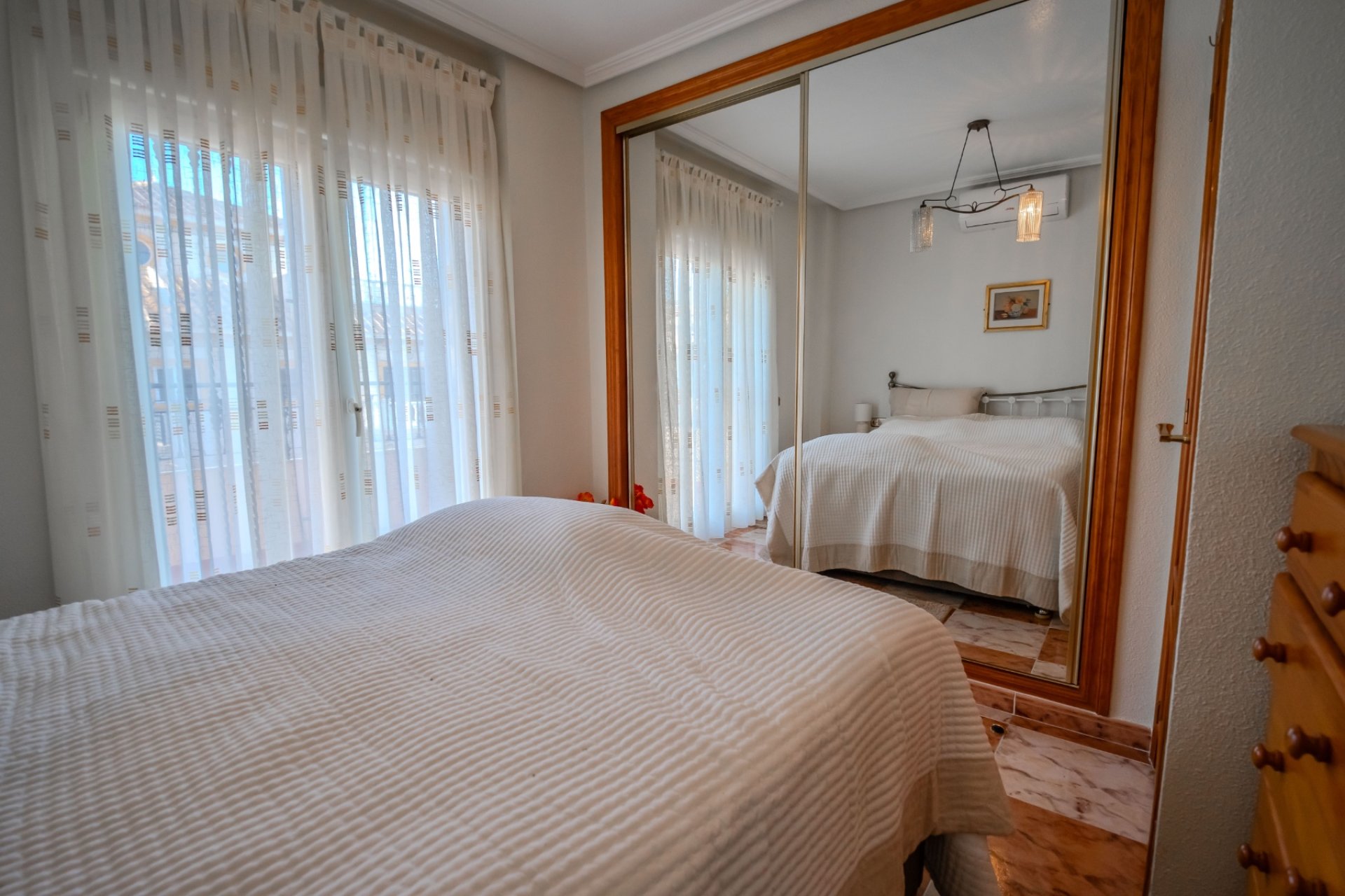 La Zenia: Move-in-ready villa with private pool, sun deck, and ocean views, close to the beach