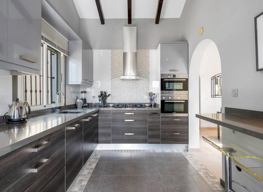 Landelijke villa met privézwembad en panoramisch uitzicht in Rafal, Costa Blanca