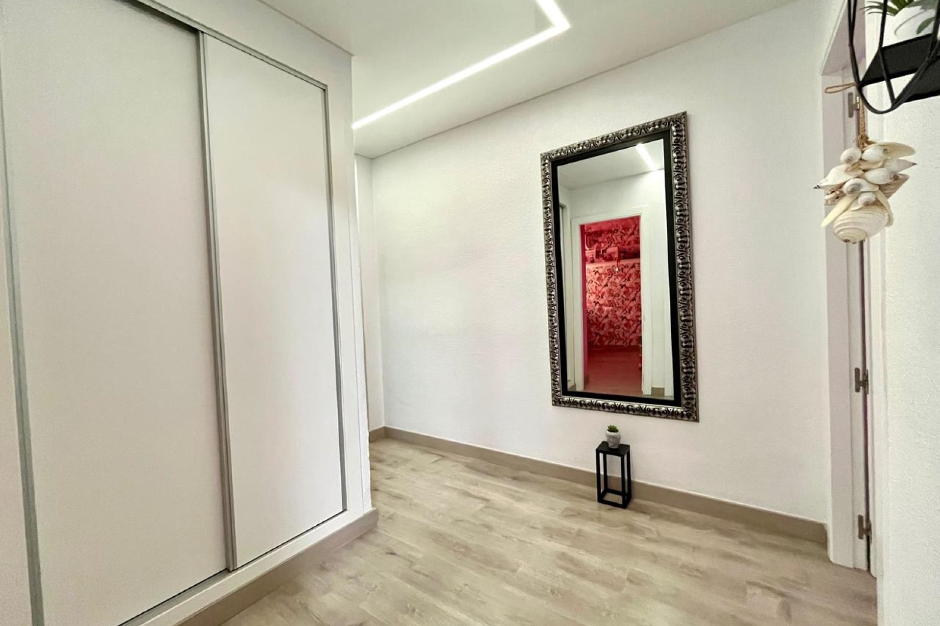 Licht en modern 4-slaapkamer appartement in hartje Torrevieja nabij strand