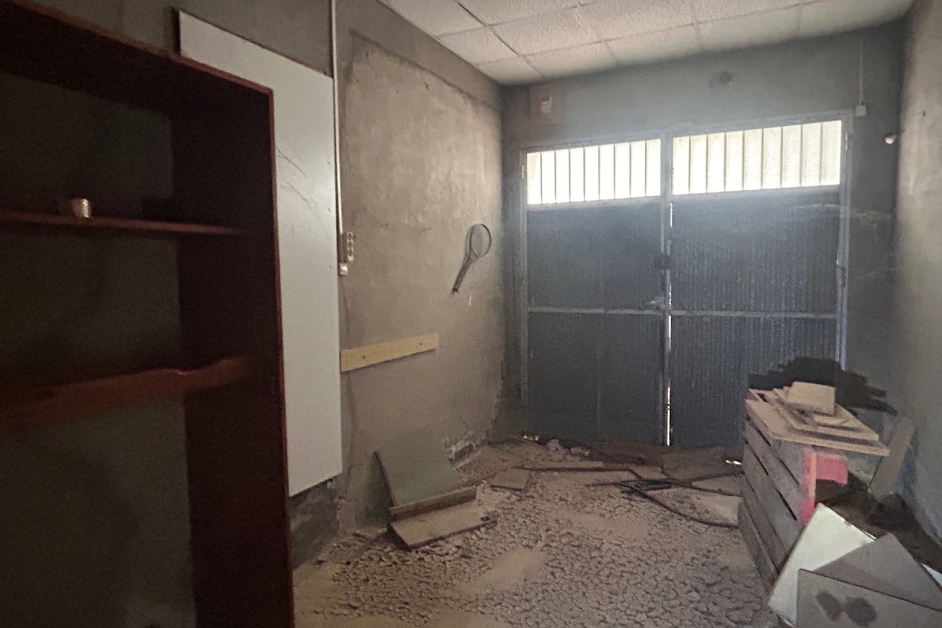 Local comercial en venta en Jacarilla – 160 m²: oportunidad de inversión para reformar