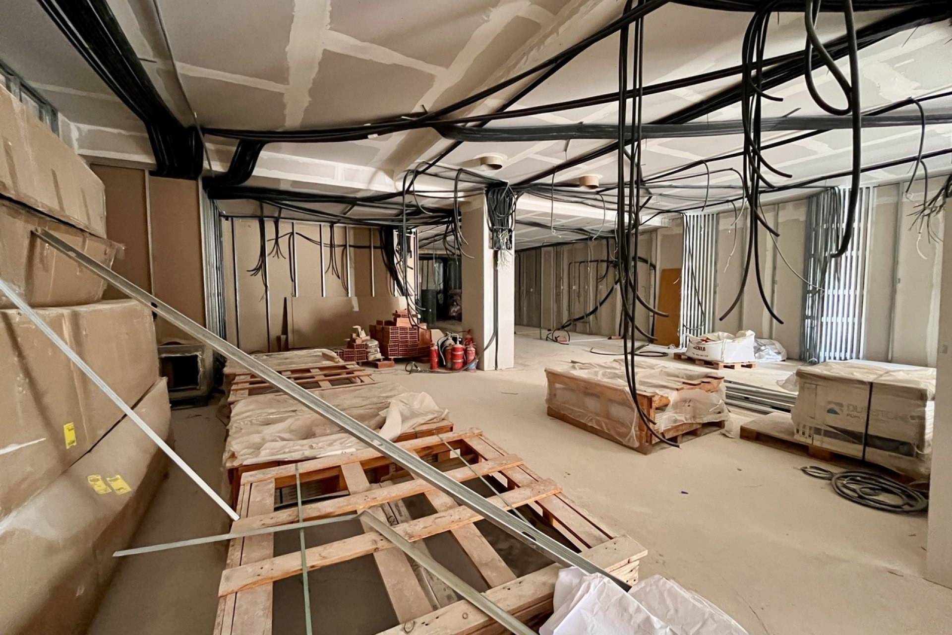 Local comercial en venta en Orihuela Costa, a 500 m de la playa de La Zenia