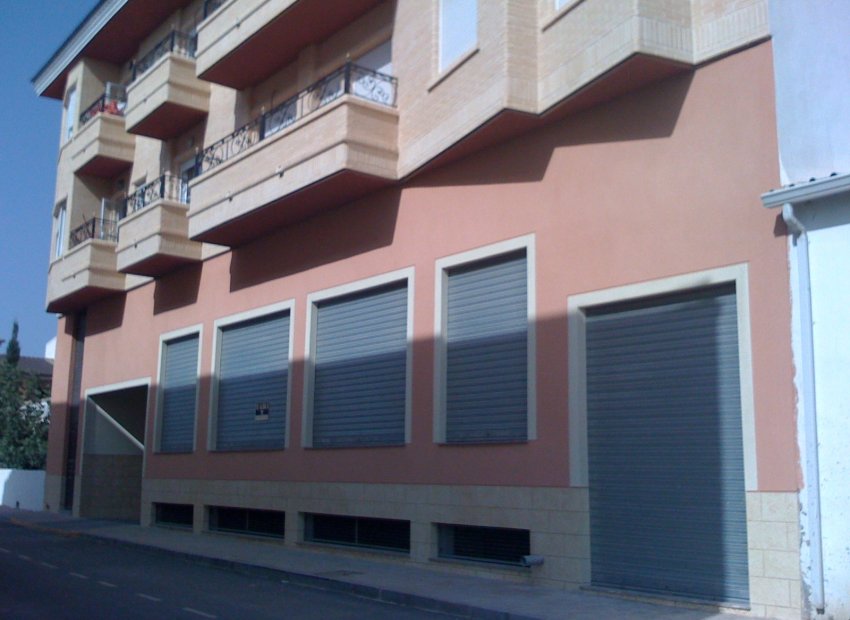 Local comercial o vivienda a estrenar en venta en Los Montesinos, 182 m²