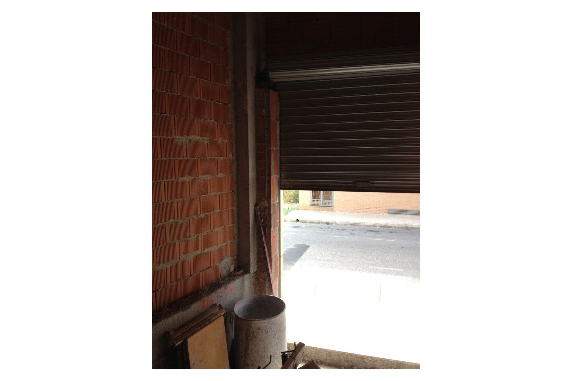 Local comercial o vivienda a estrenar en venta en Los Montesinos, 182 m²