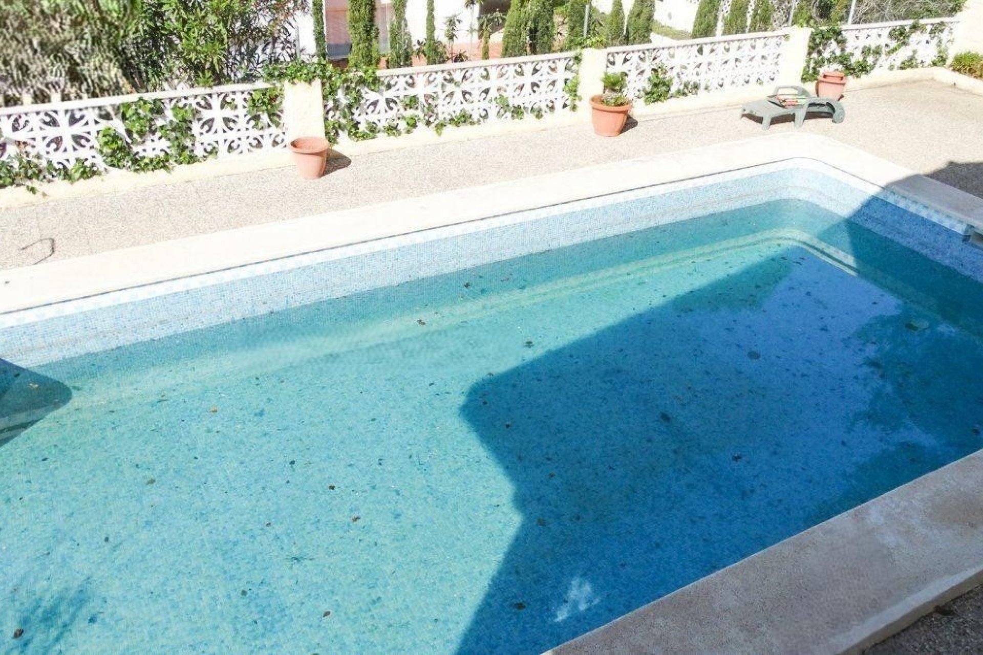 Lujosa villa con piscina privada y jardín en Benidorm, cerca de la playa