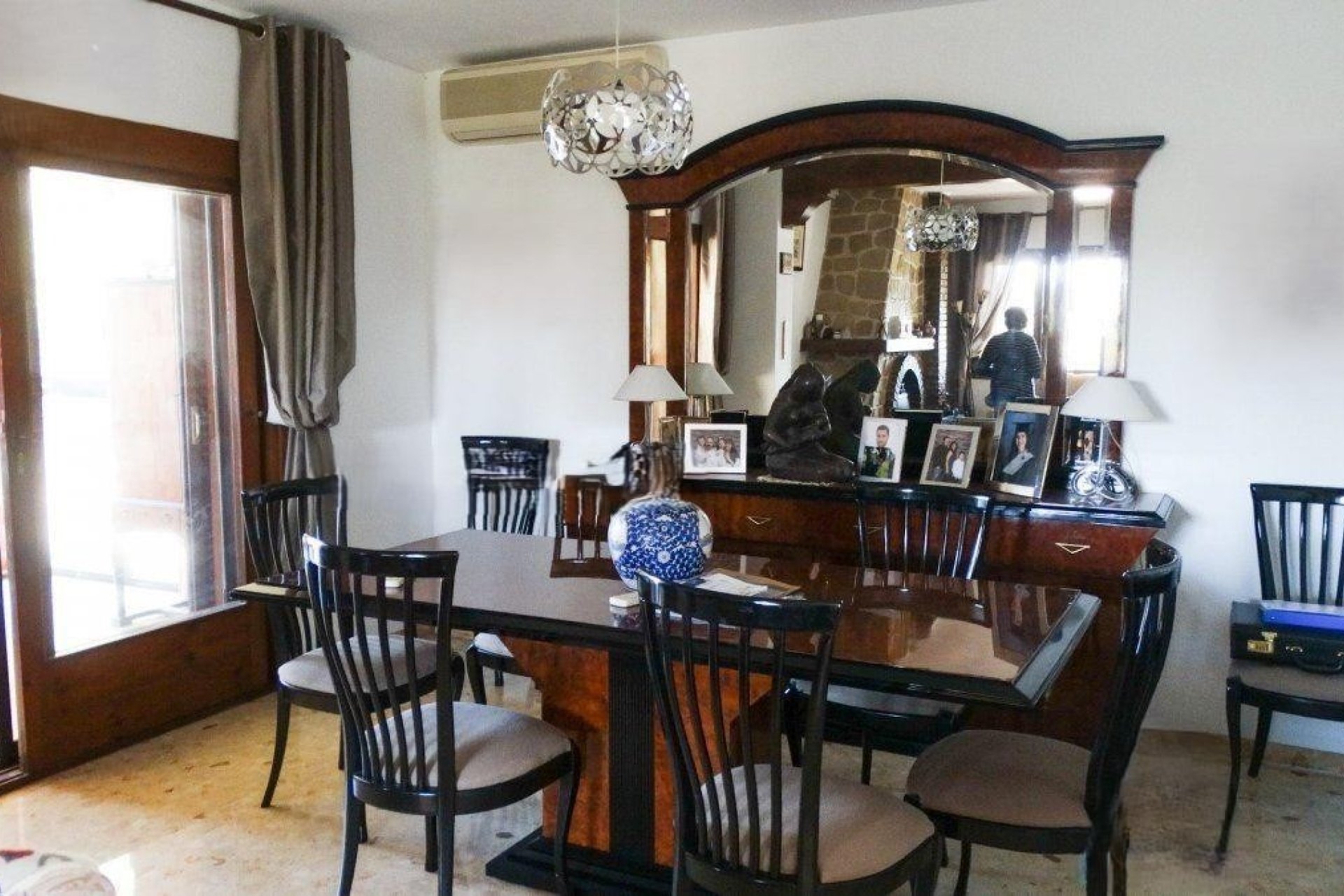 Lujosa villa con piscina privada y jardín en Benidorm, cerca de la playa