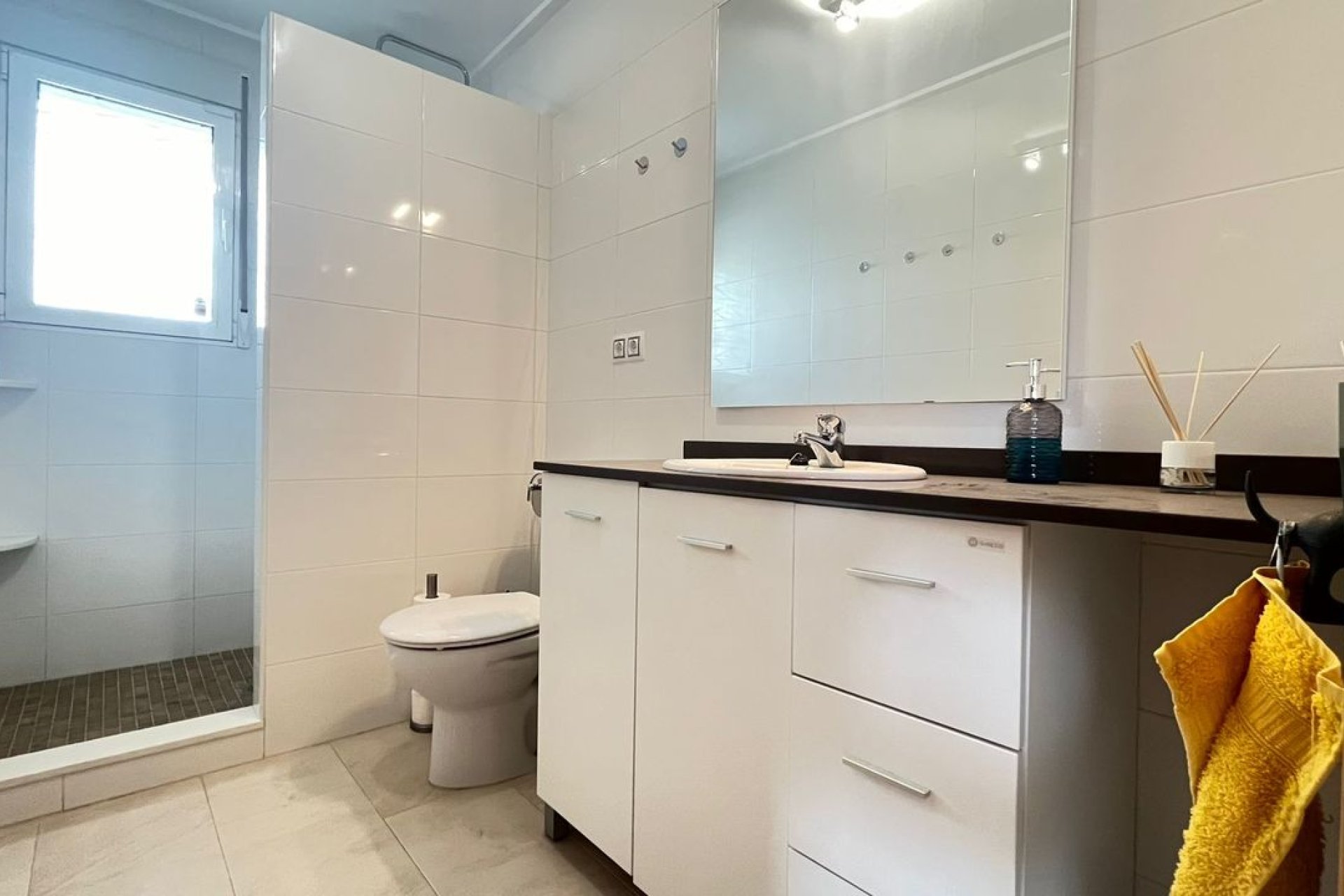 Luxe 3-4 slaapkamer appartement met groot terras en zwembaden in Orihuela Costa